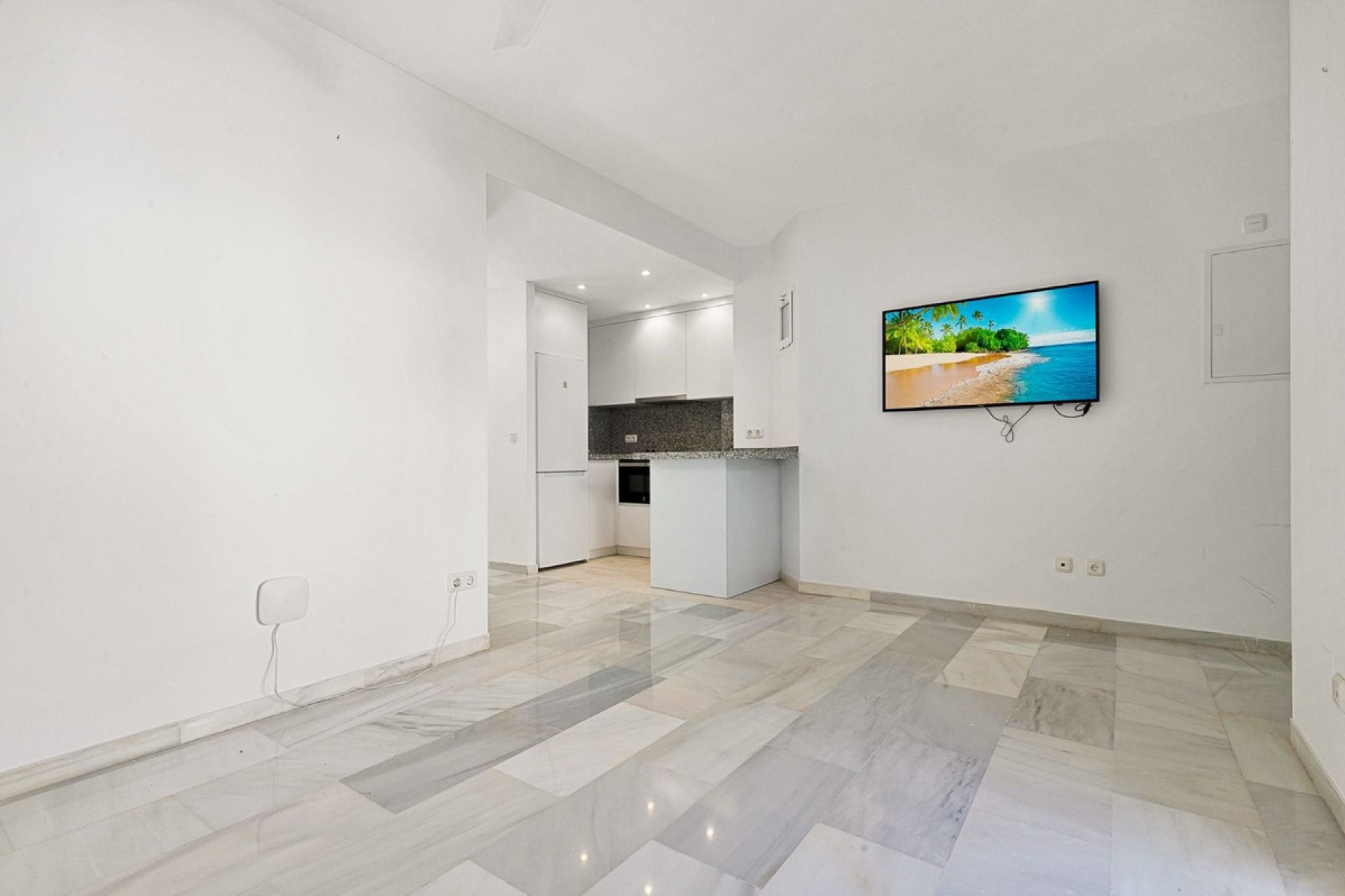 Resale - Apartment - Middle Floor Apartment - Marbella - Nueva Andalucia