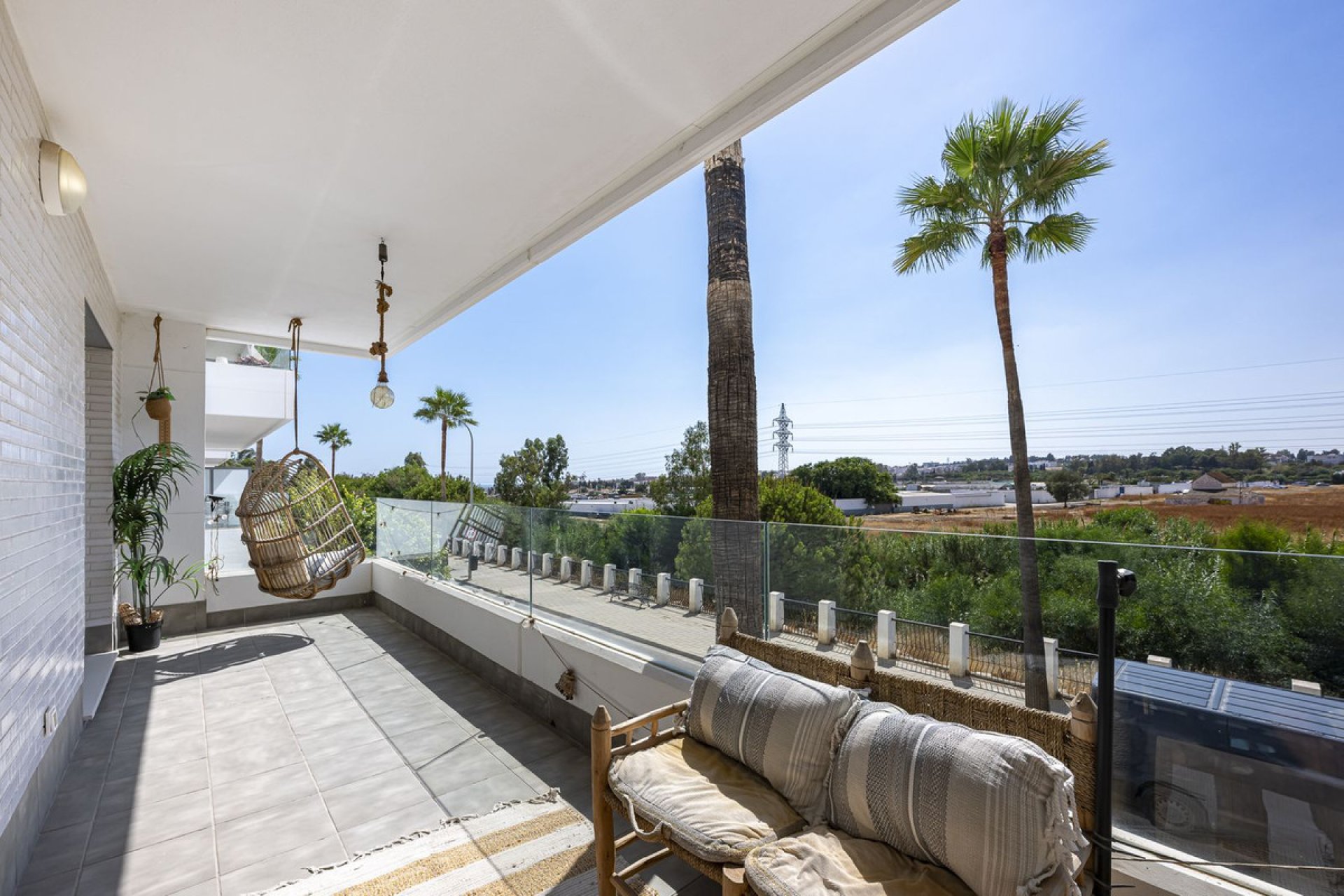 Resale - Apartment - Middle Floor Apartment - Marbella - Nueva Andalucia