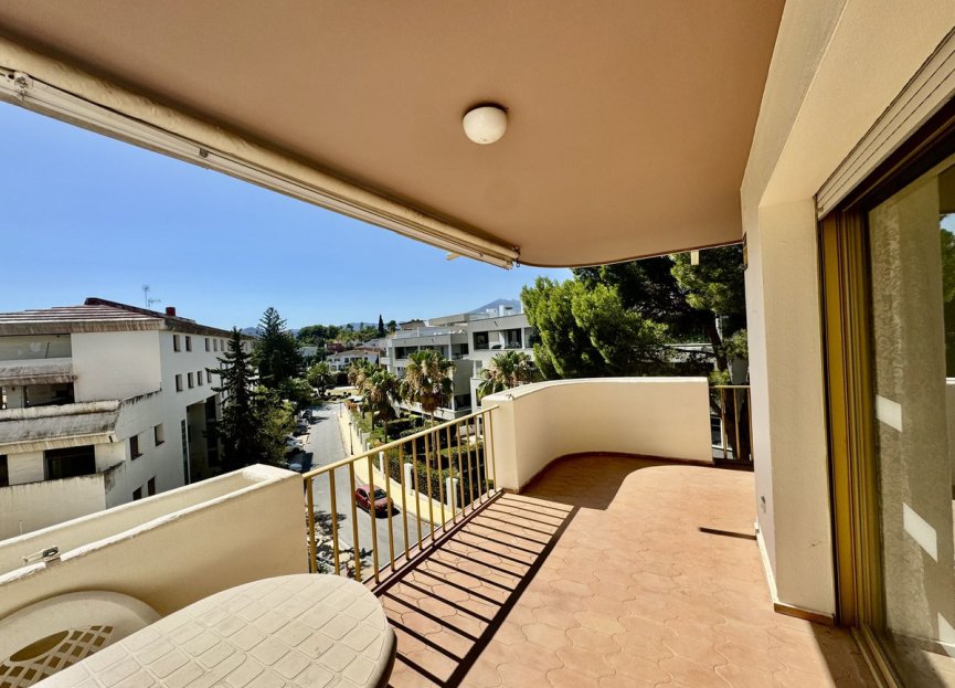 Resale - Apartment - Middle Floor Apartment - Marbella - Nueva Andalucia