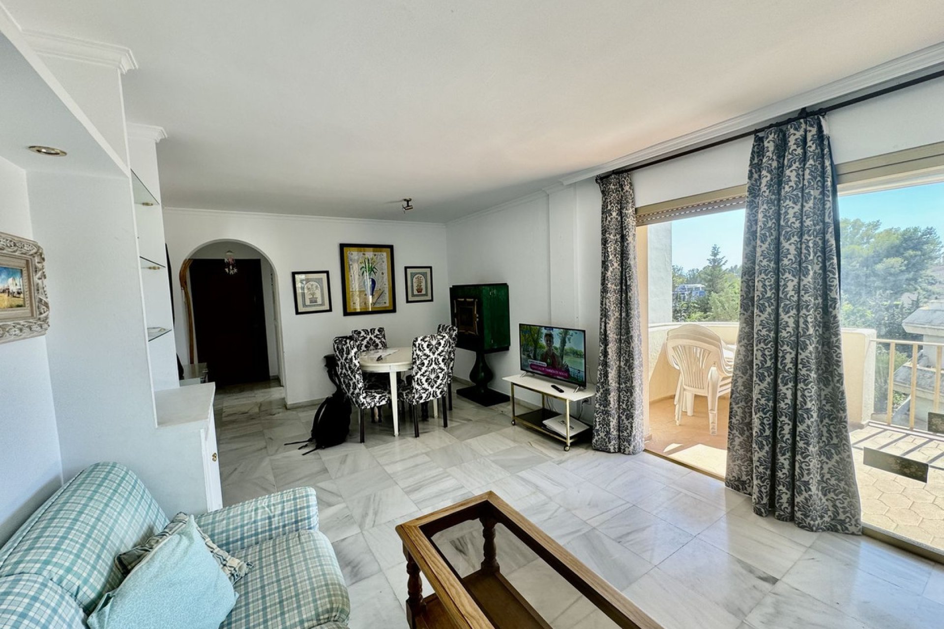 Resale - Apartment - Middle Floor Apartment - Marbella - Nueva Andalucia