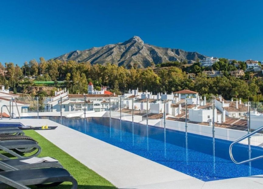 Resale - Apartment - Middle Floor Apartment - Marbella - Nueva Andalucia