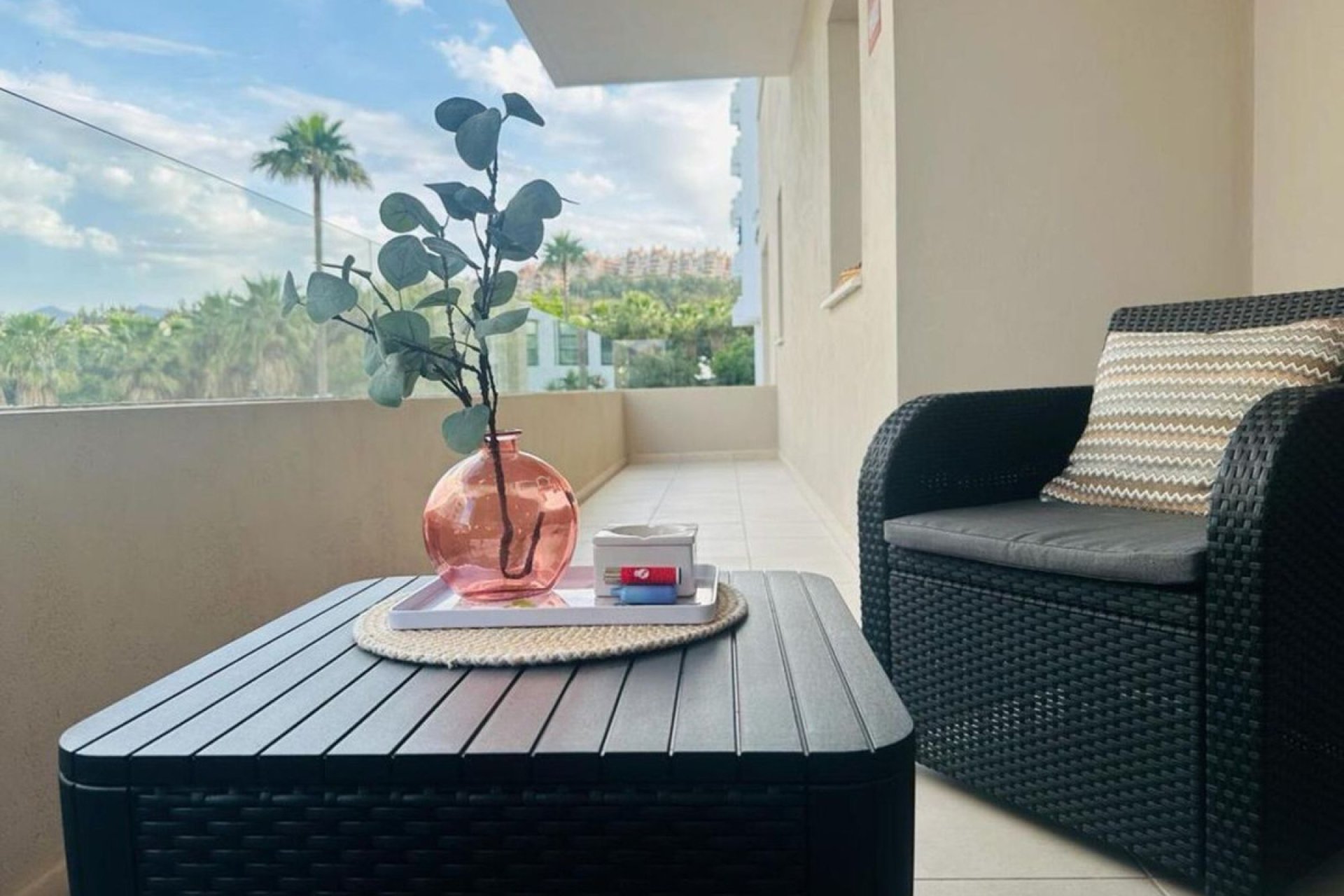 Resale - Apartment - Middle Floor Apartment - Marbella - Nueva Andalucia