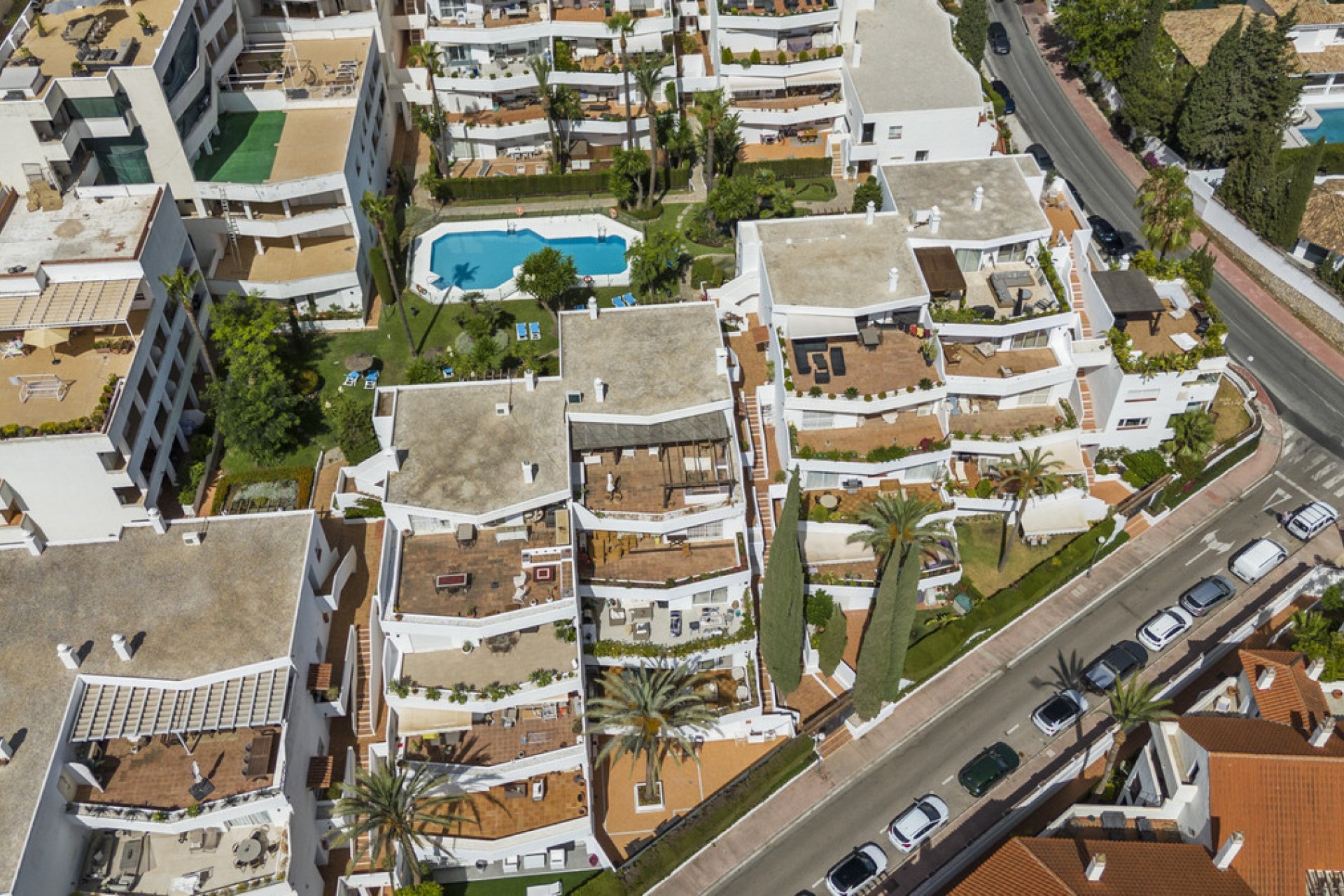 Resale - Apartment - Middle Floor Apartment - Marbella - Nueva Andalucia