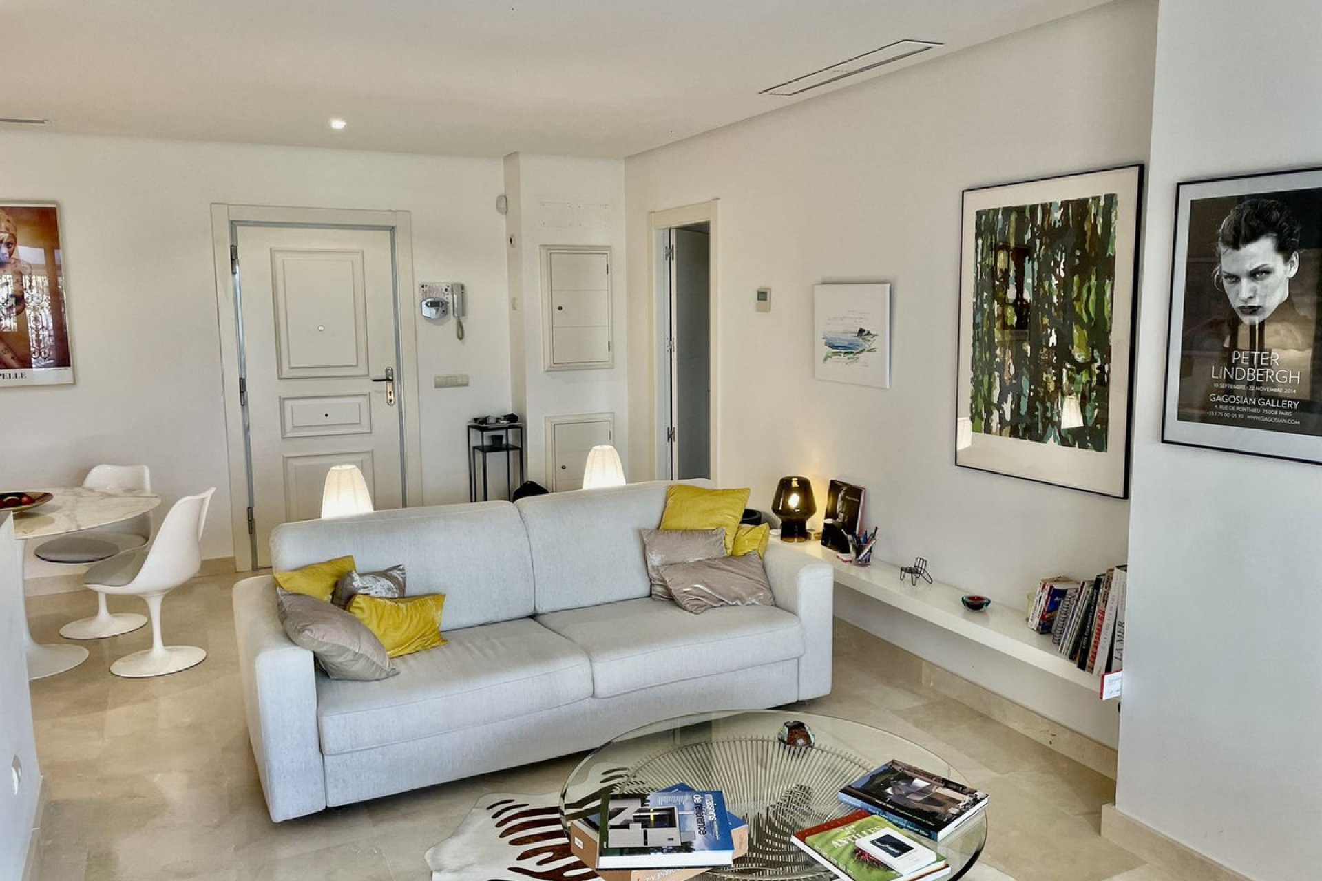 Resale - Apartment - Middle Floor Apartment - Marbella - Nueva Andalucia