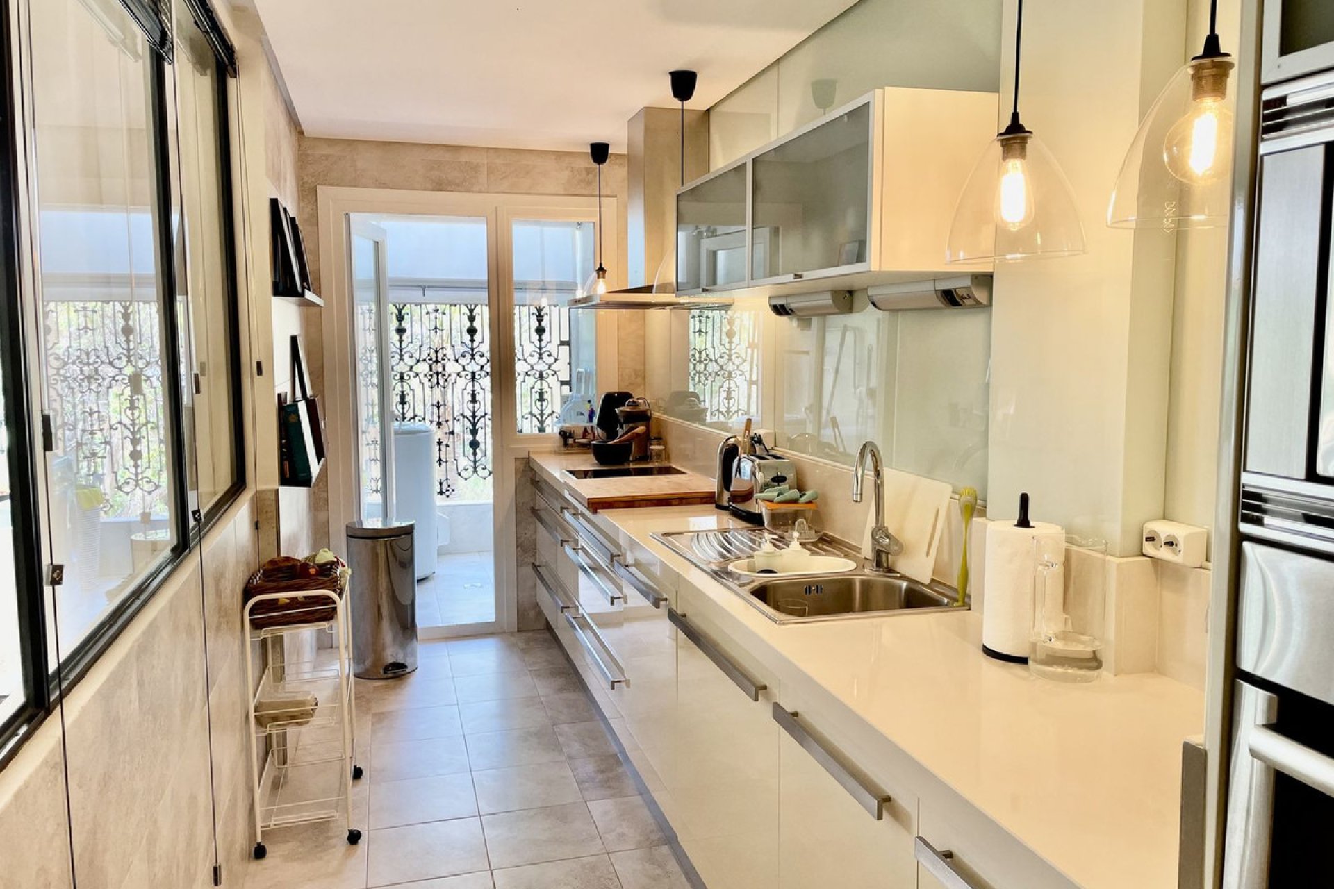 Resale - Apartment - Middle Floor Apartment - Marbella - Nueva Andalucia