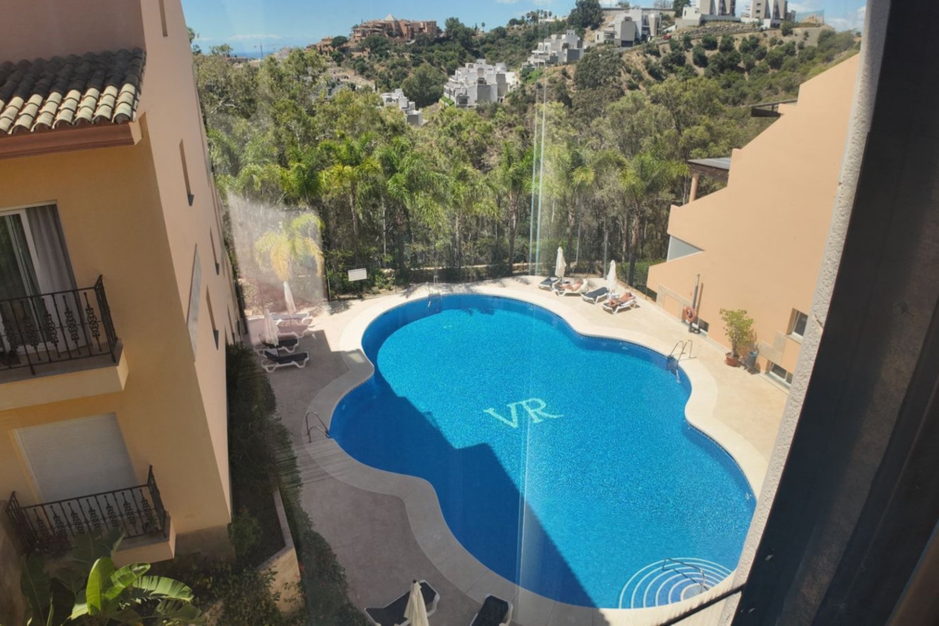 Resale - Apartment - Middle Floor Apartment - Marbella - Nueva Andalucia