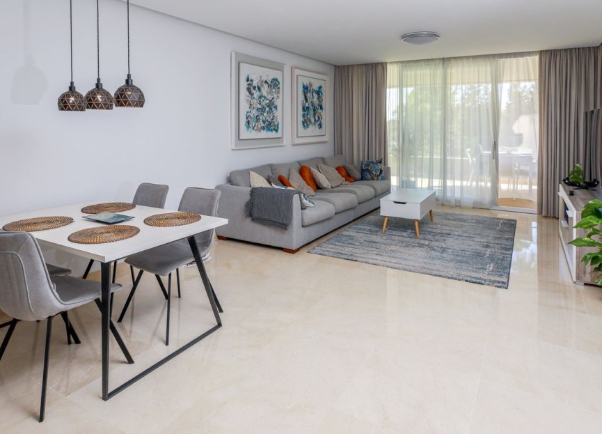 Resale - Apartment - Middle Floor Apartment - Marbella - Nueva Andalucia