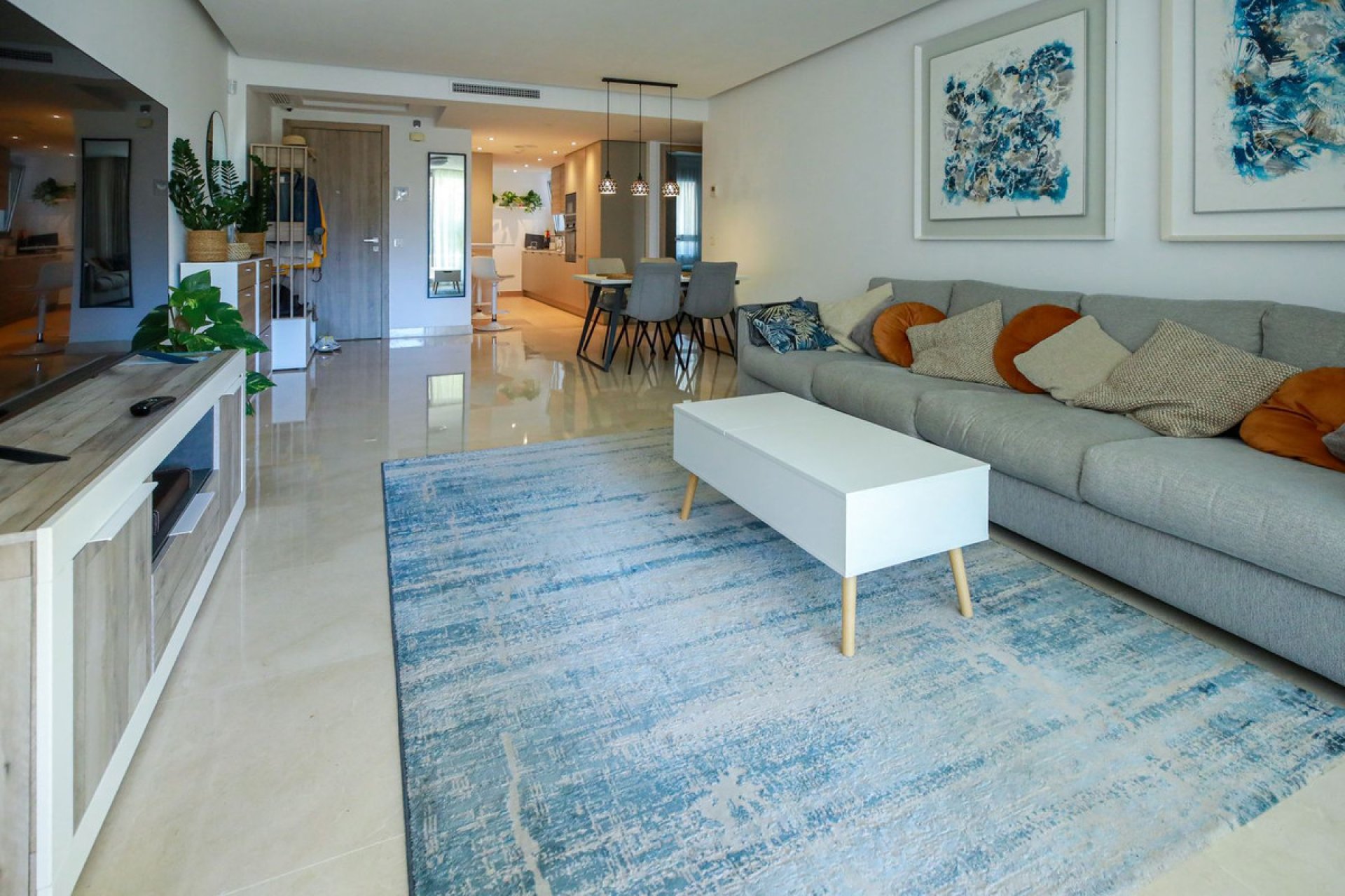 Resale - Apartment - Middle Floor Apartment - Marbella - Nueva Andalucia