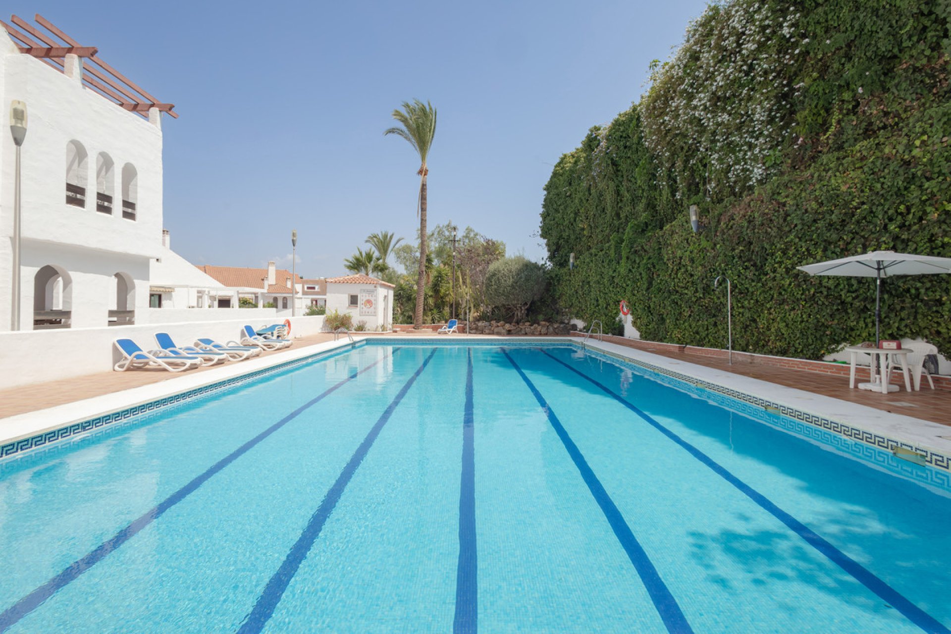 Resale - Apartment - Middle Floor Apartment - Marbella - Nueva Andalucia