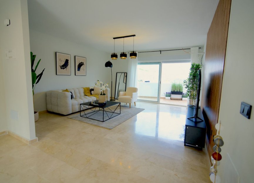 Resale - Apartment - Middle Floor Apartment - Marbella - Nueva Andalucia