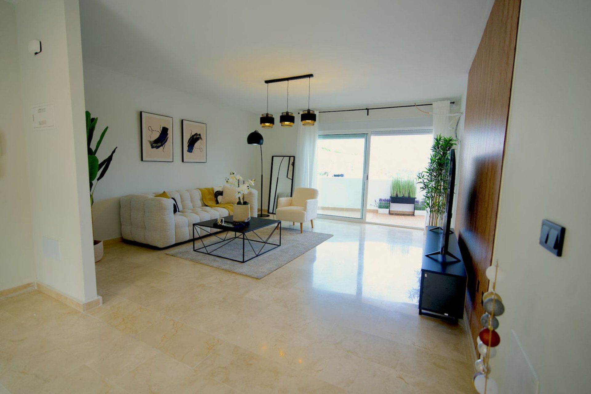 Resale - Apartment - Middle Floor Apartment - Marbella - Nueva Andalucia