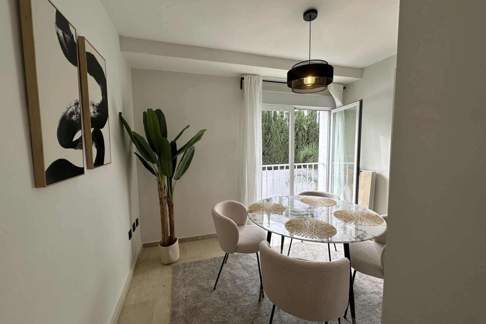 Resale - Apartment - Middle Floor Apartment - Marbella - Nueva Andalucia