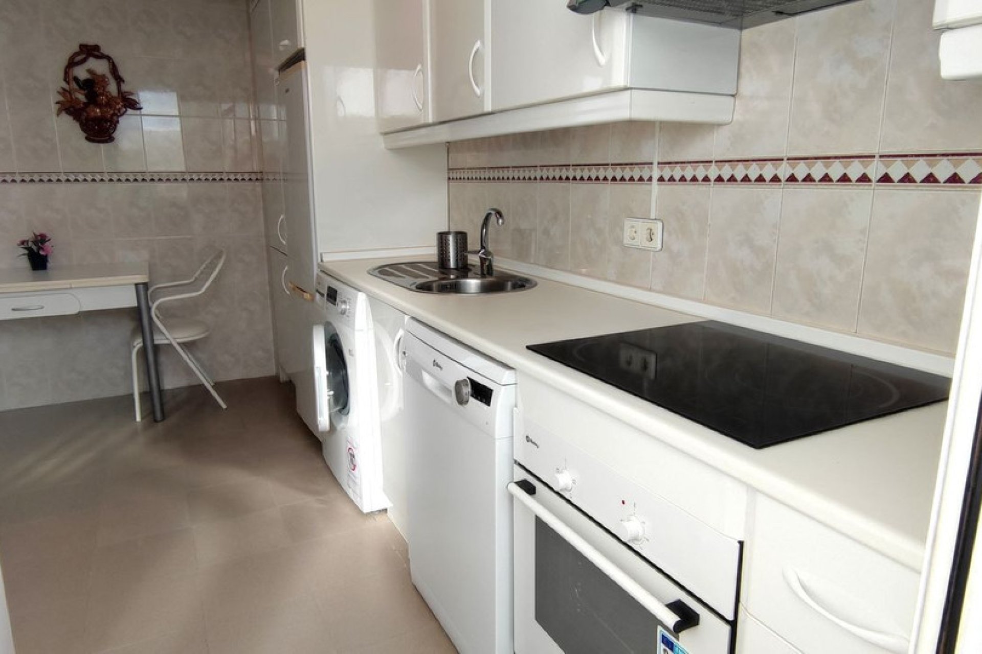 Resale - Apartment - Middle Floor Apartment - Marbella - Nueva Andalucia