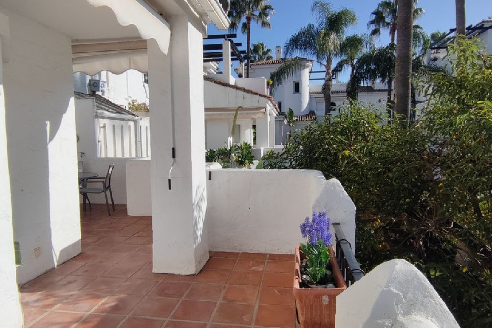 Resale - Apartment - Middle Floor Apartment - Marbella - Nueva Andalucia