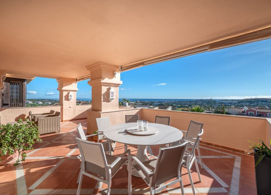 Resale - Apartment - Middle Floor Apartment - Marbella - Nueva Andalucia