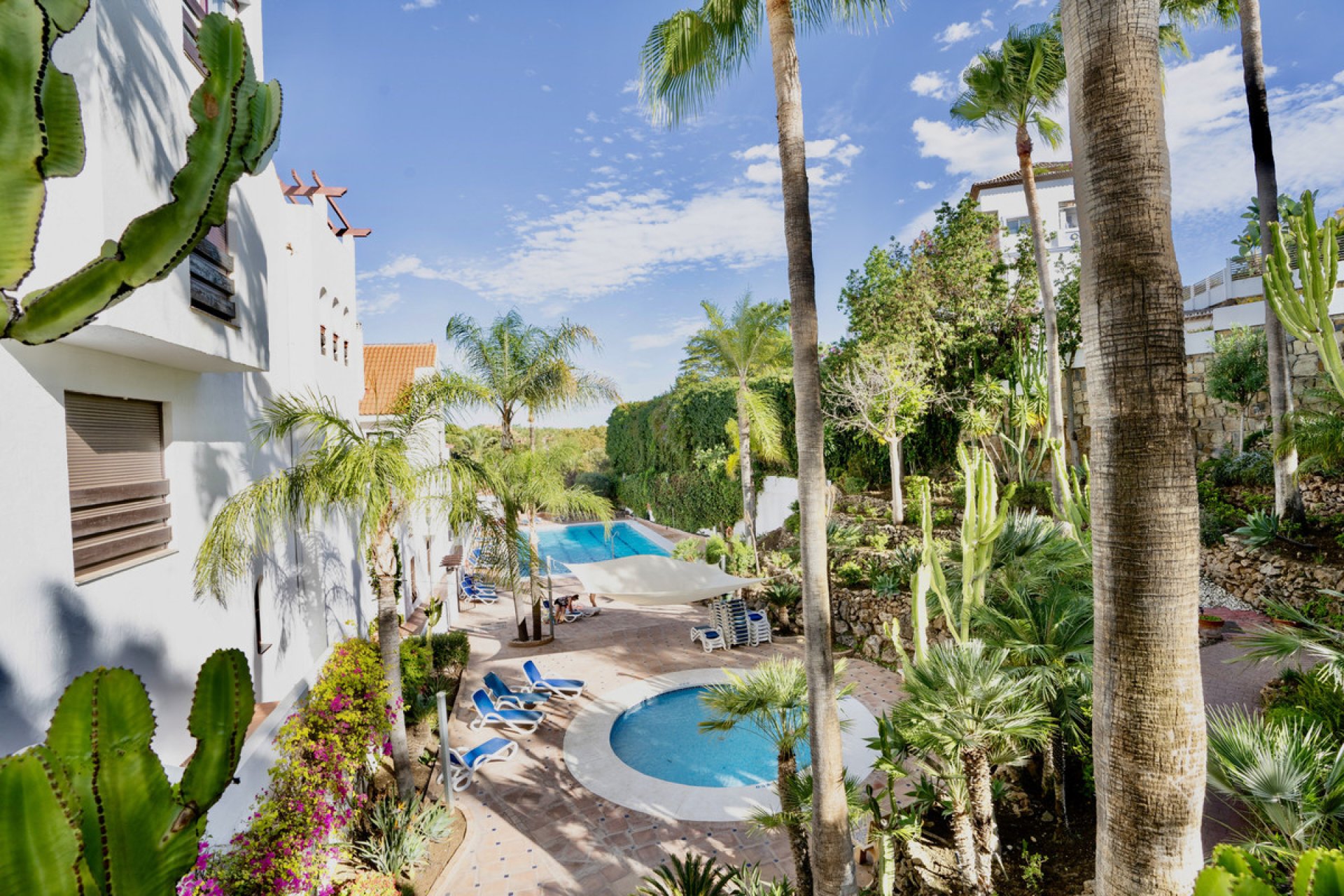 Resale - Apartment - Middle Floor Apartment - Marbella - Nueva Andalucia