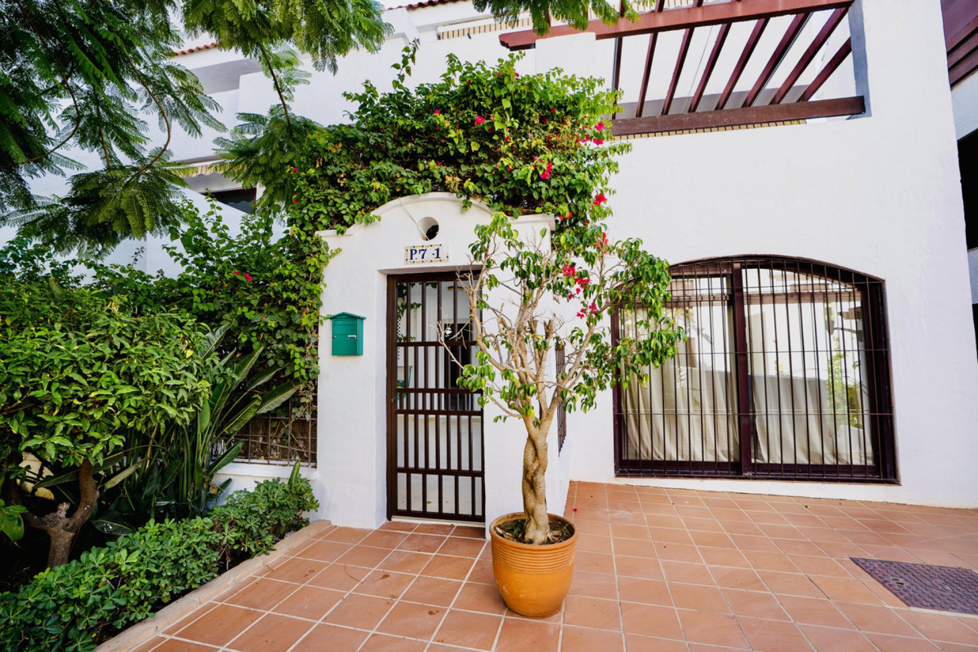 Resale - Apartment - Middle Floor Apartment - Marbella - Nueva Andalucia