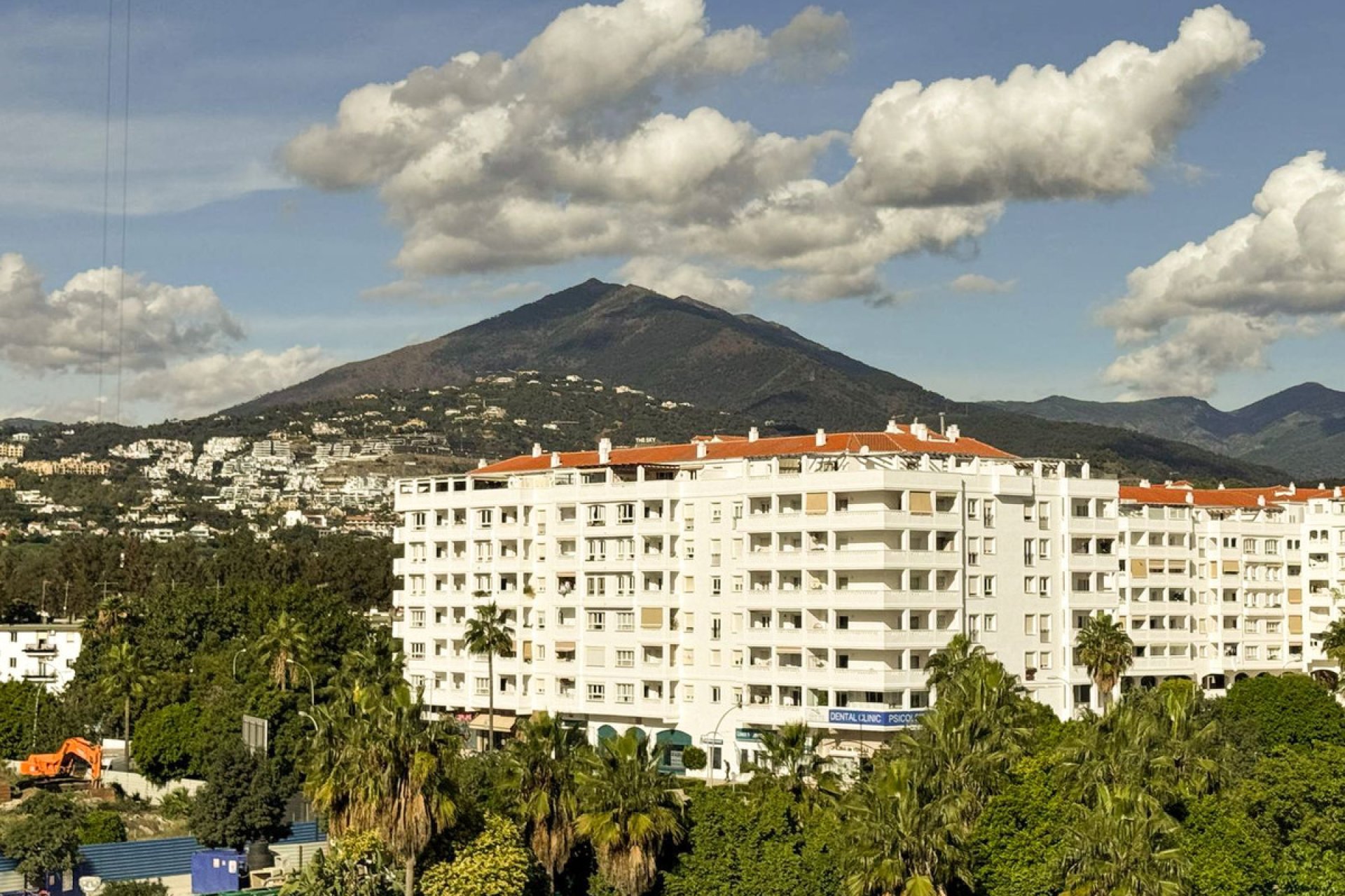 Resale - Apartment - Middle Floor Apartment - Marbella - Nueva Andalucia