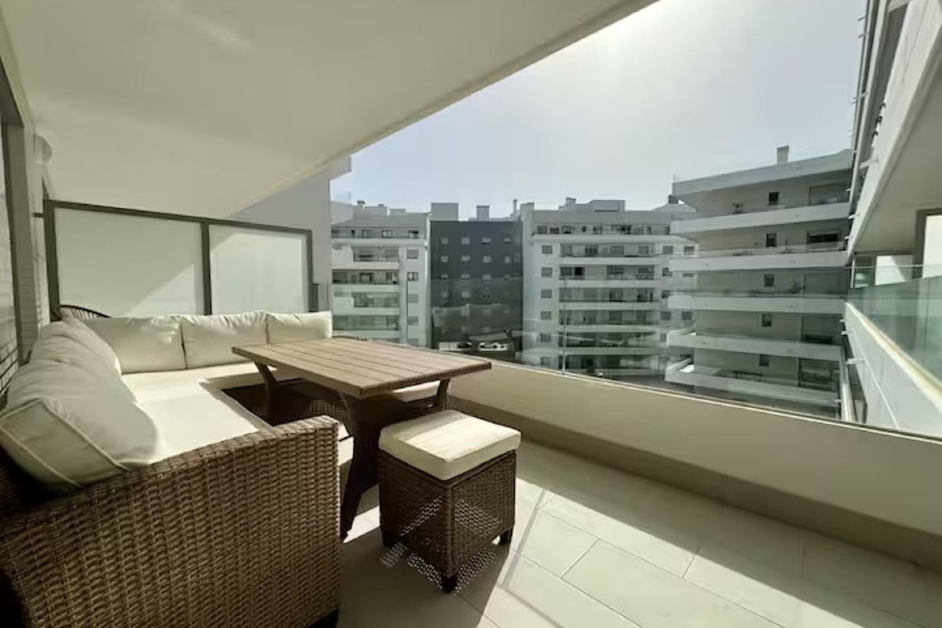 Resale - Apartment - Middle Floor Apartment - Marbella - Nueva Andalucia