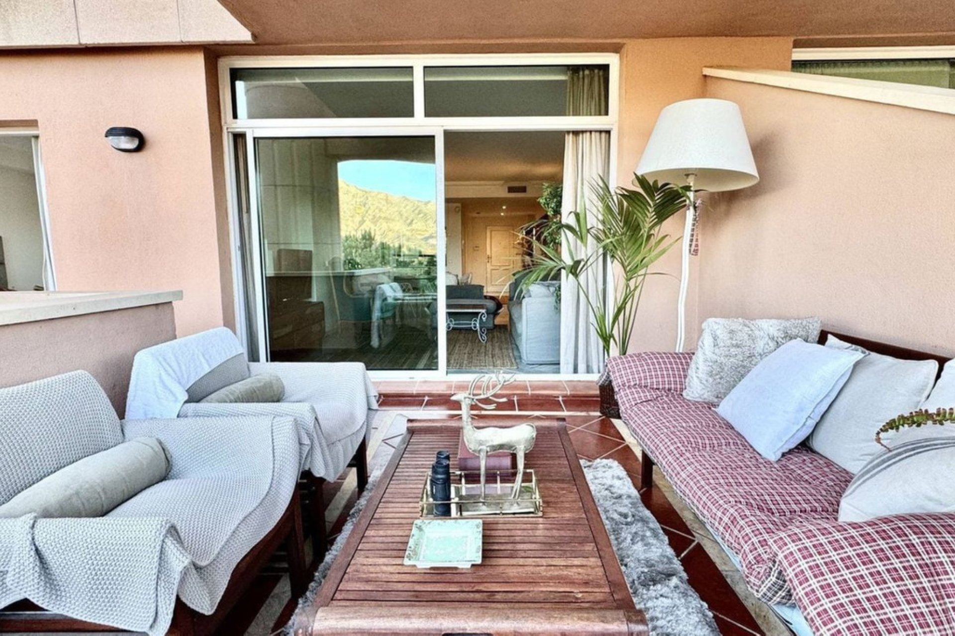 Resale - Apartment - Middle Floor Apartment - Marbella - Nueva Andalucia