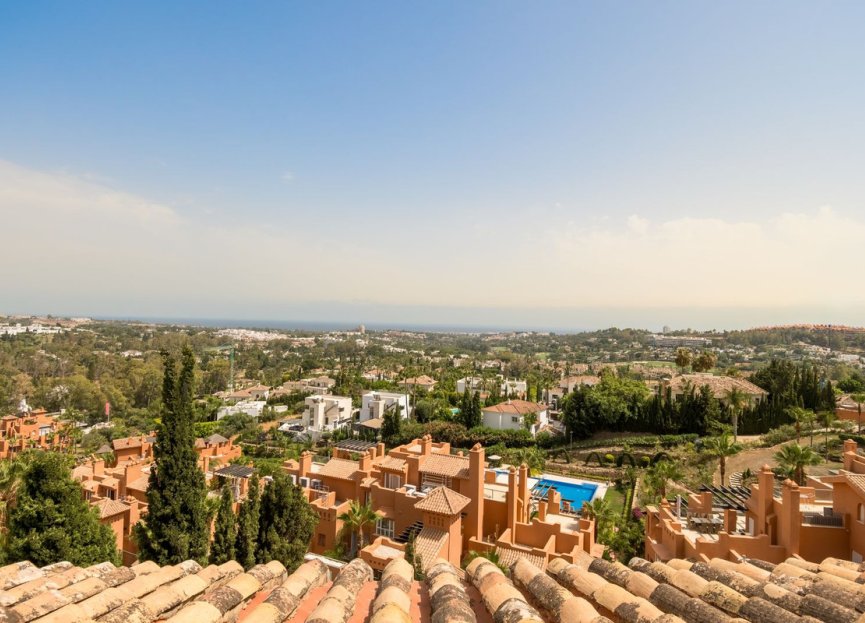 Resale - Apartment - Middle Floor Apartment - Marbella - Nueva Andalucia