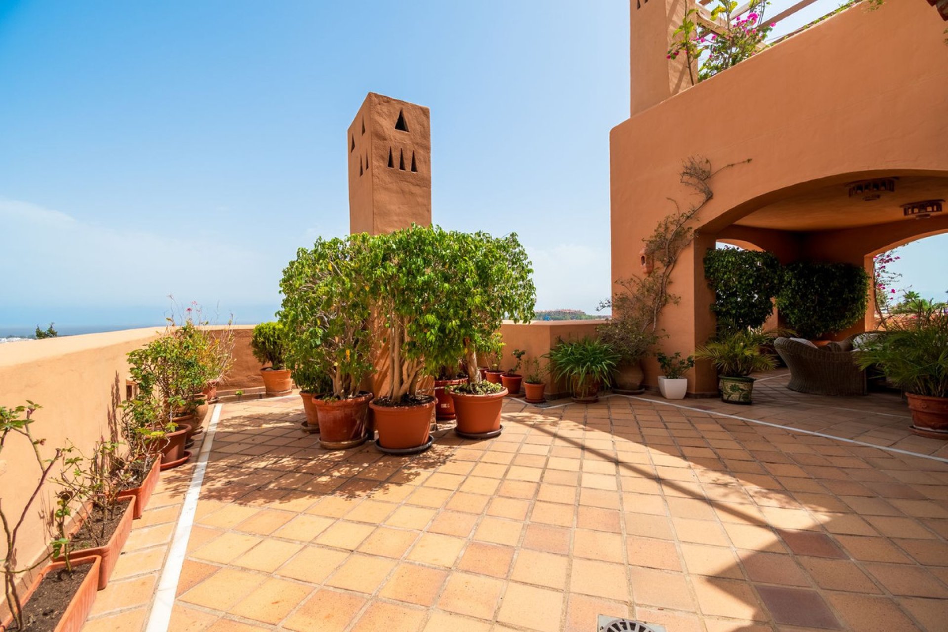 Resale - Apartment - Middle Floor Apartment - Marbella - Nueva Andalucia