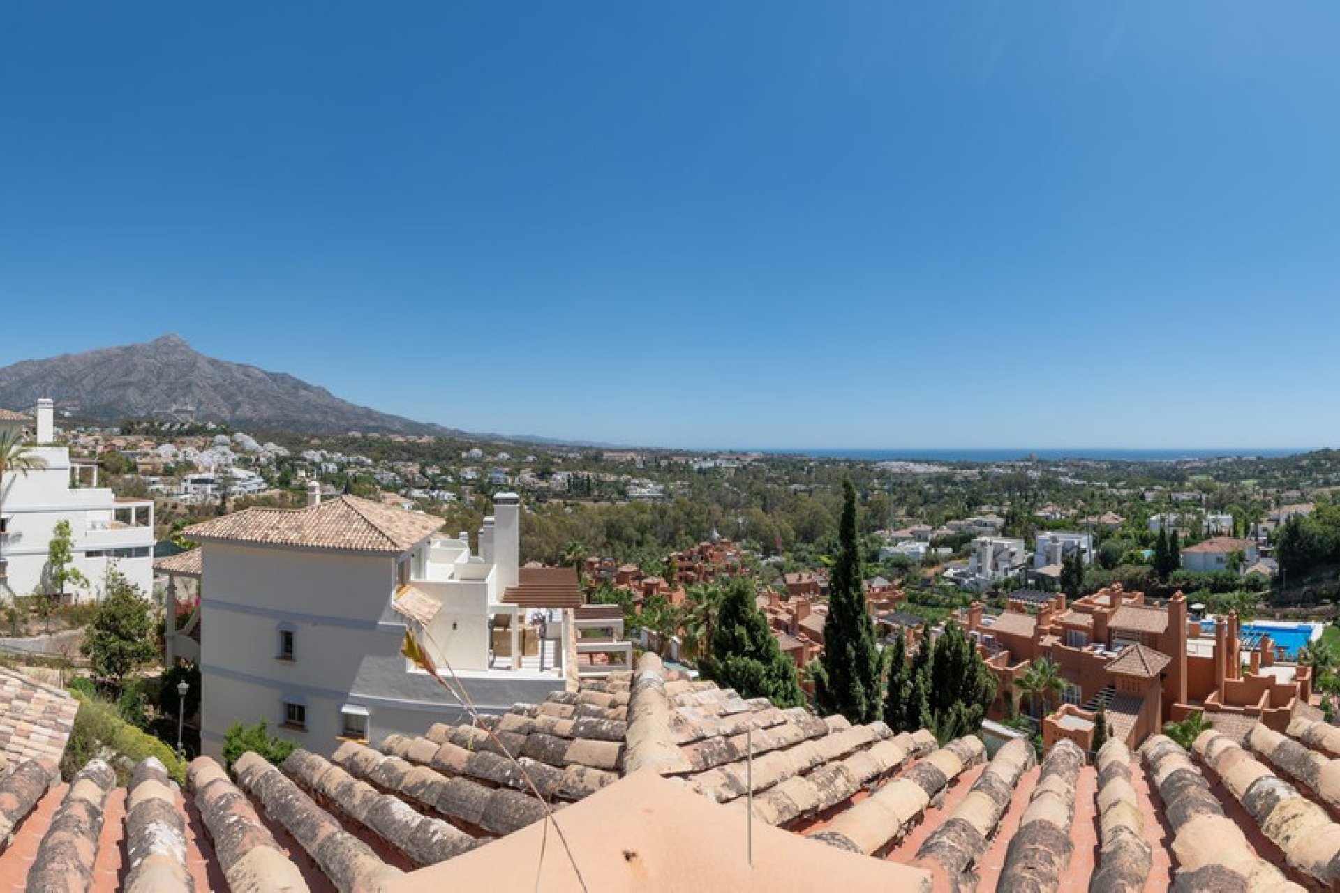 Resale - Apartment - Middle Floor Apartment - Marbella - Nueva Andalucia