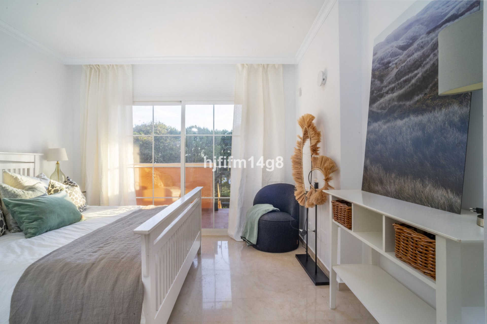 Resale - Apartment - Middle Floor Apartment - Marbella - Nueva Andalucia