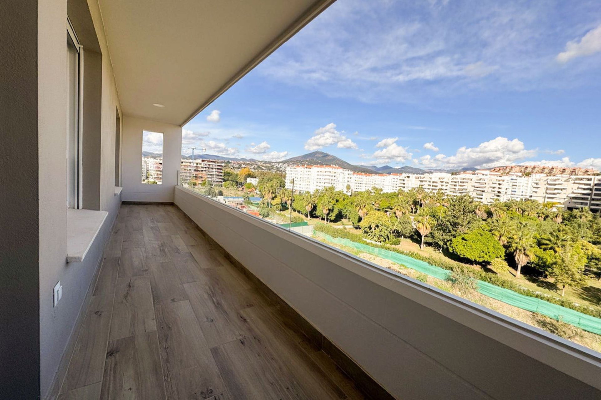 Resale - Apartment - Middle Floor Apartment - Marbella - Nueva Andalucia