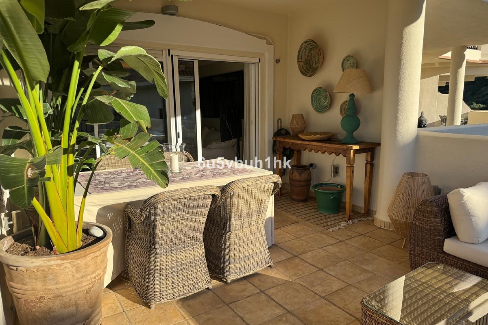 Resale - Apartment - Middle Floor Apartment - Marbella - Nueva Andalucia