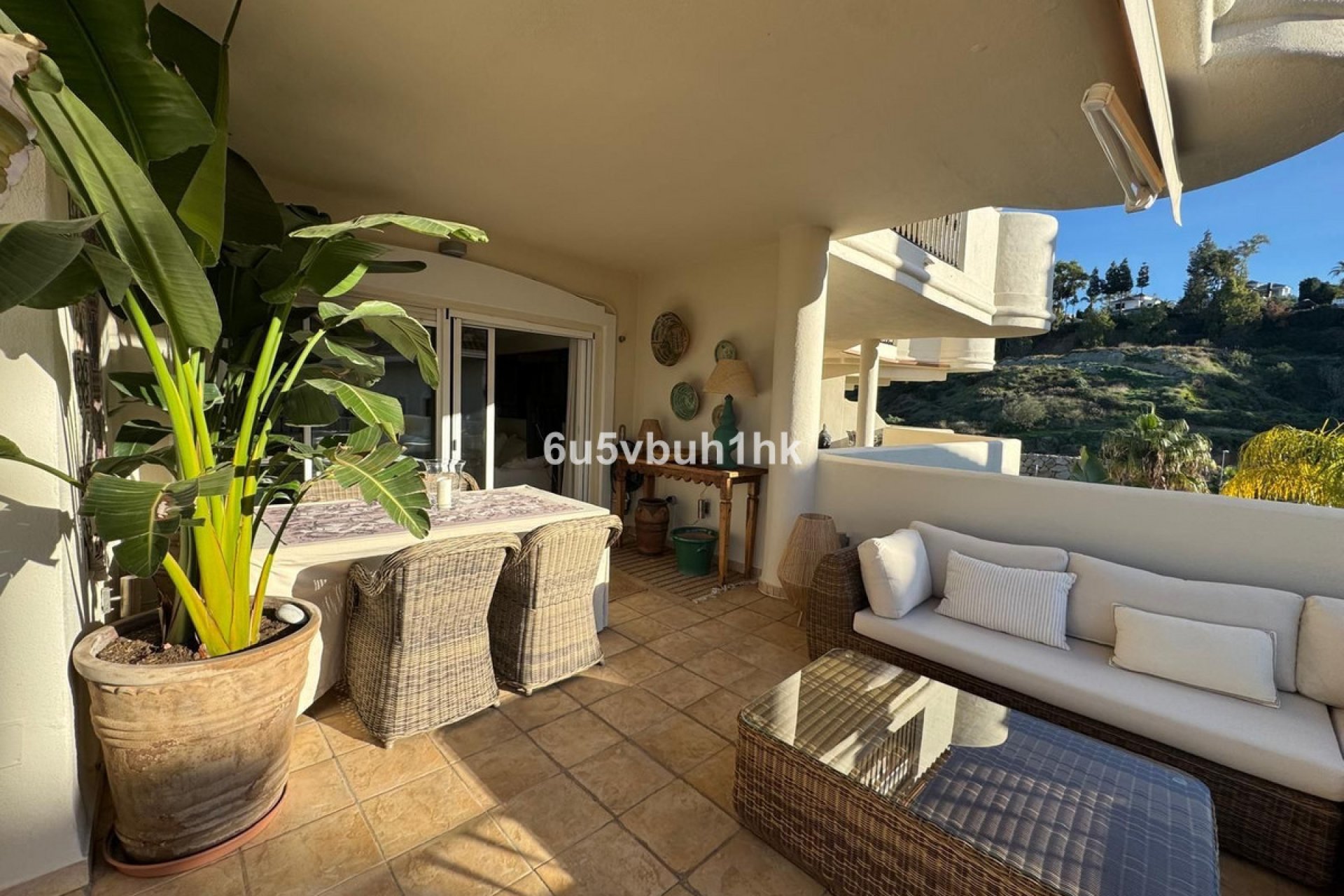 Resale - Apartment - Middle Floor Apartment - Marbella - Nueva Andalucia