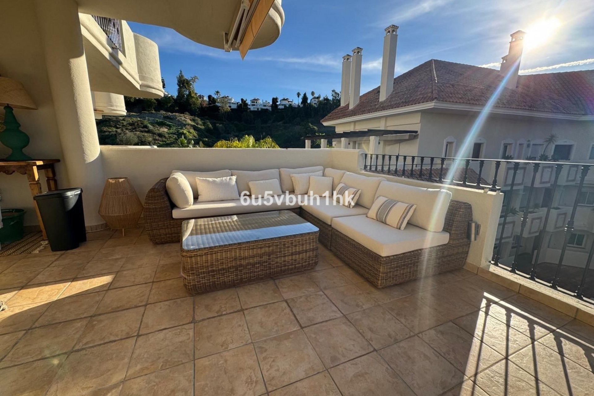 Resale - Apartment - Middle Floor Apartment - Marbella - Nueva Andalucia