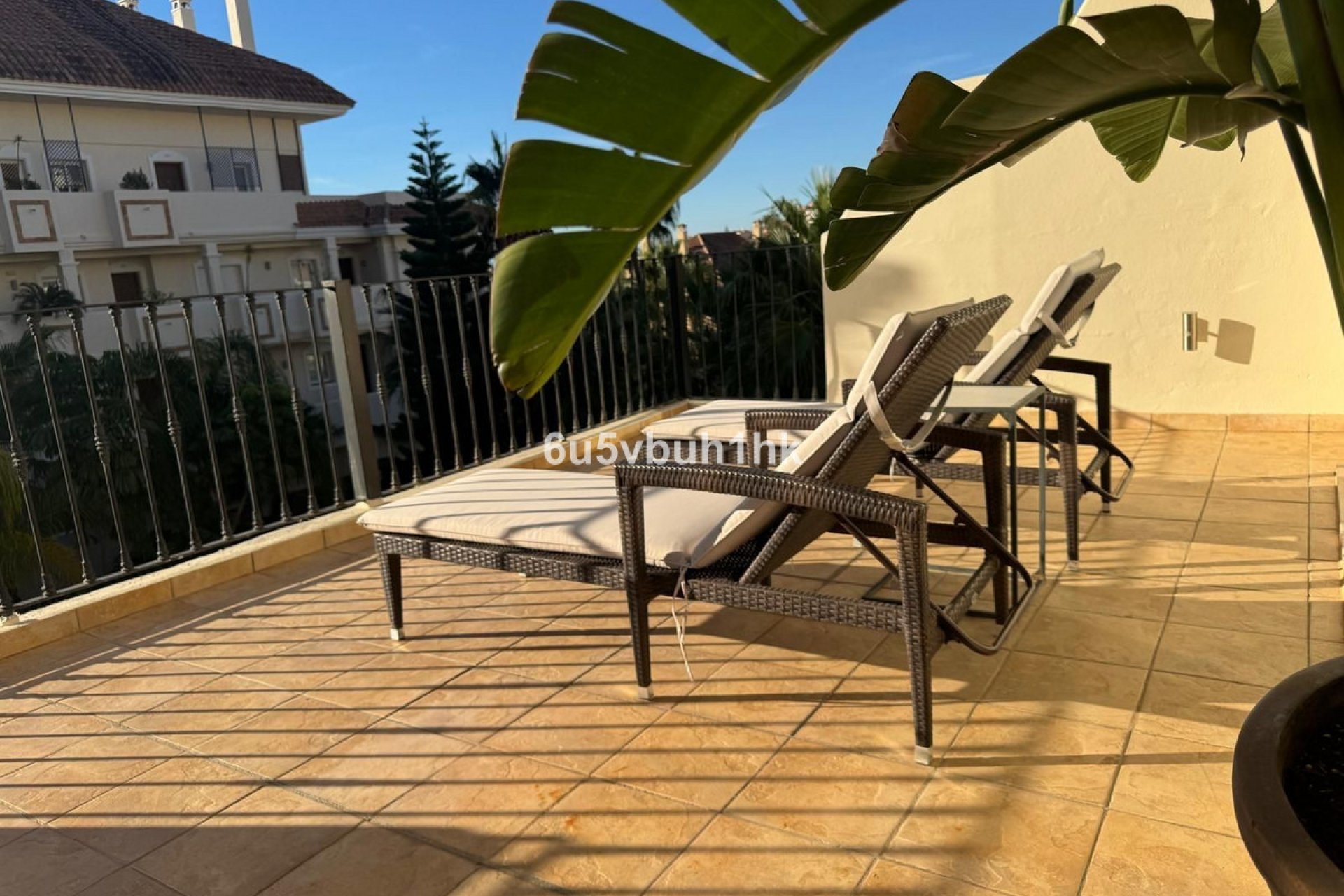 Resale - Apartment - Middle Floor Apartment - Marbella - Nueva Andalucia