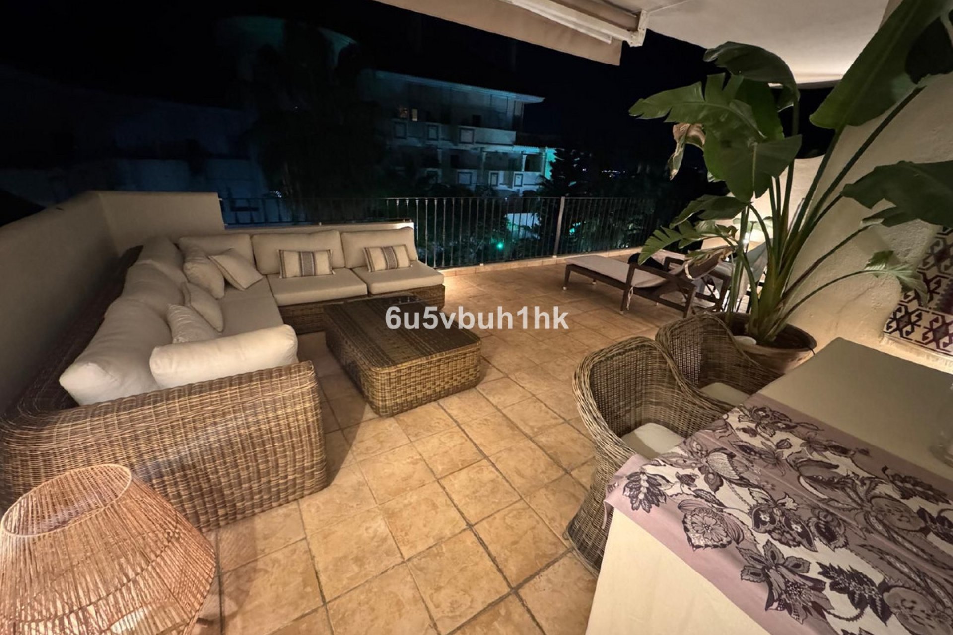 Resale - Apartment - Middle Floor Apartment - Marbella - Nueva Andalucia