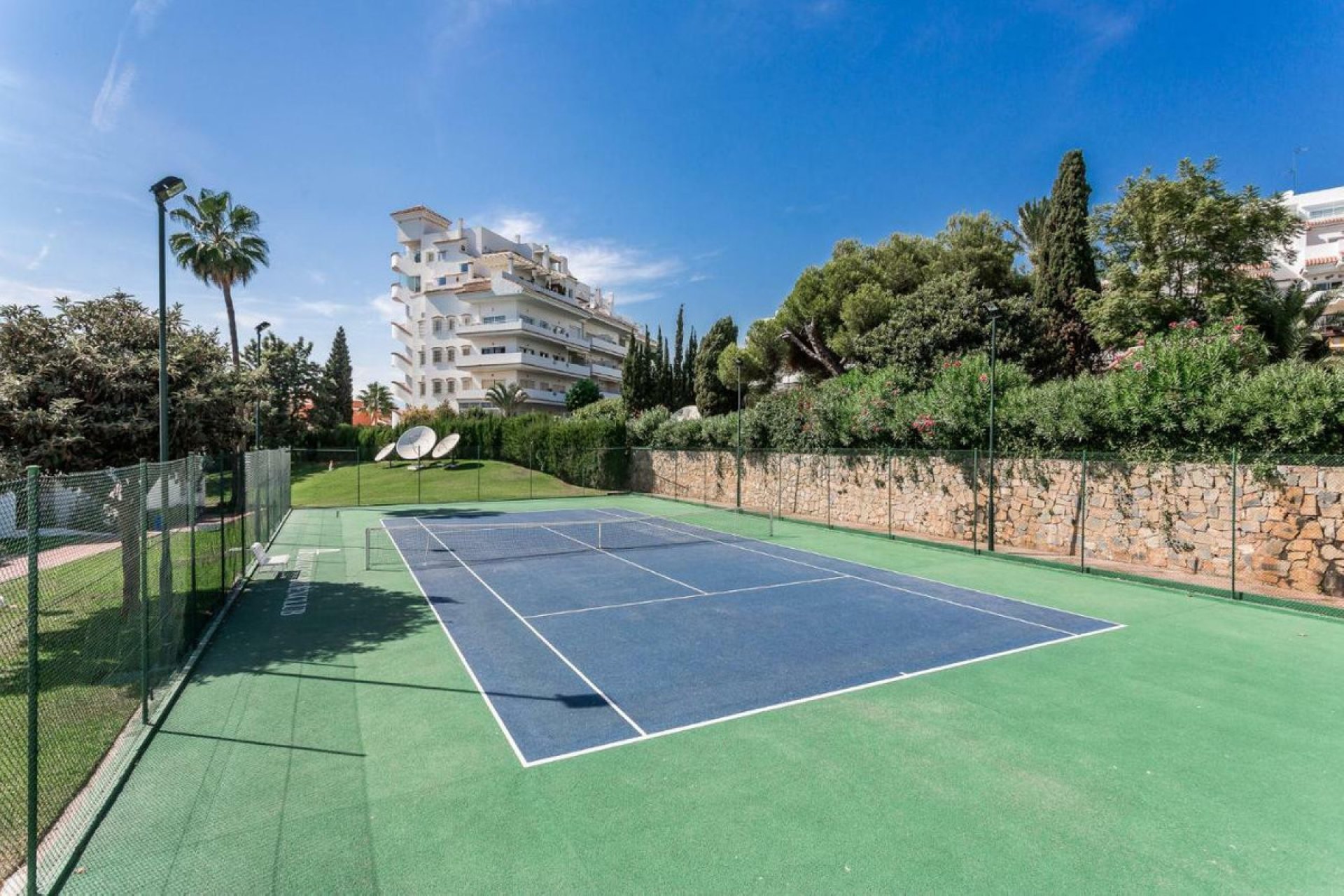 Resale - Apartment - Middle Floor Apartment - Marbella - Nueva Andalucia