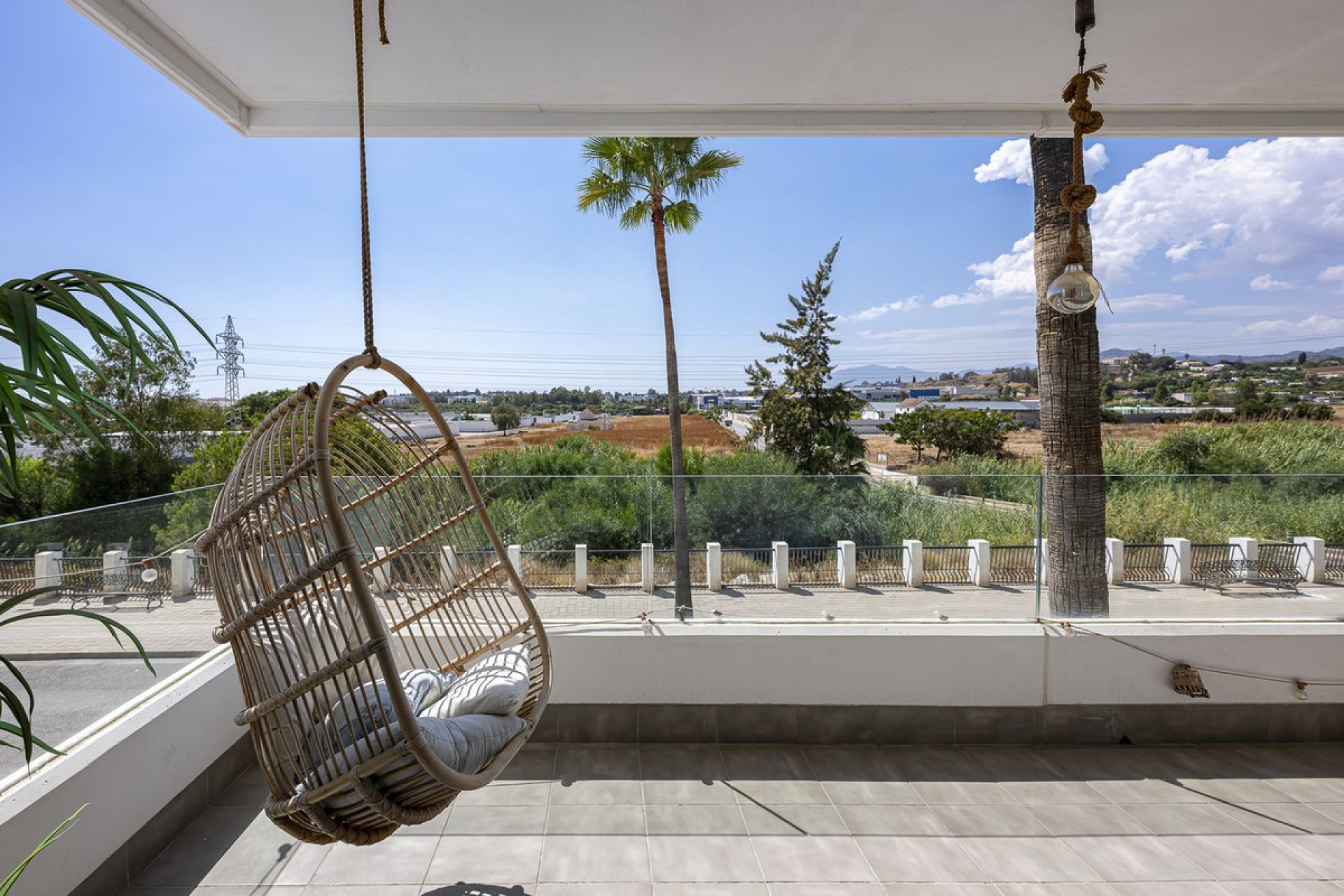 Resale - Apartment - Middle Floor Apartment - Marbella - Nueva Andalucia