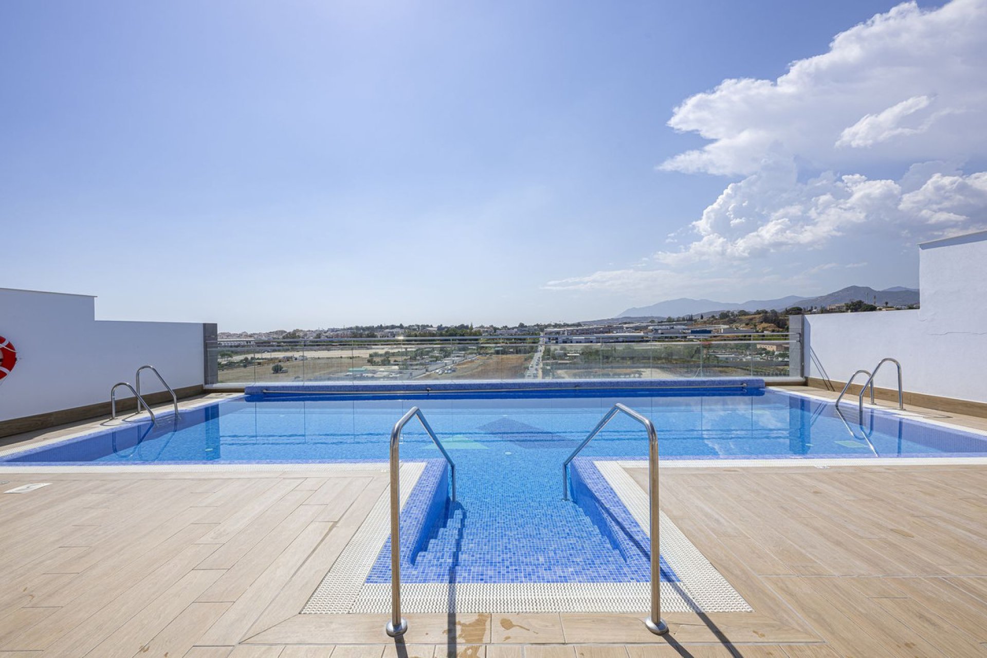 Resale - Apartment - Middle Floor Apartment - Marbella - Nueva Andalucia