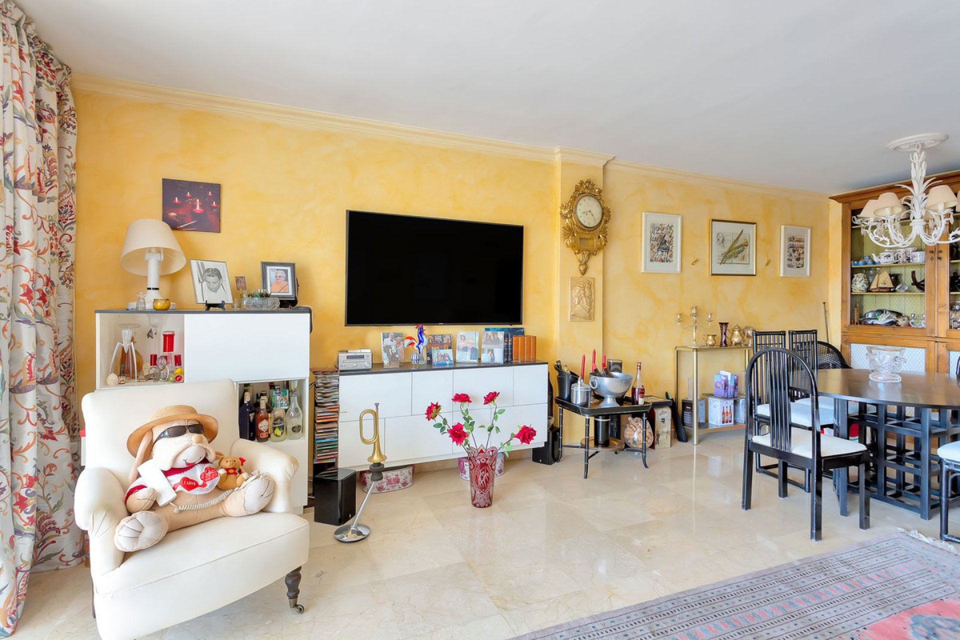 Resale - Apartment - Middle Floor Apartment - Marbella - Nueva Andalucia