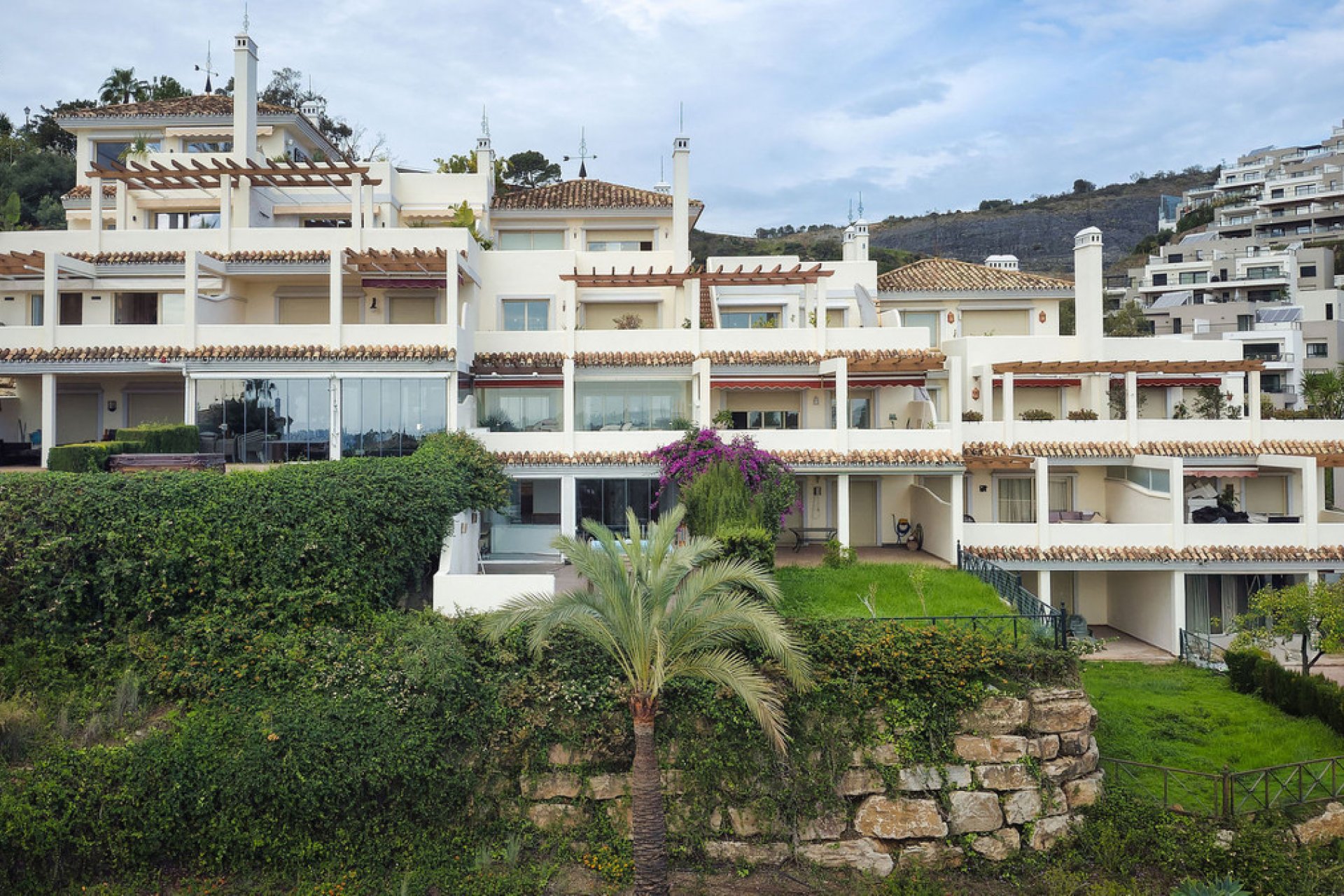 Resale - Apartment - Middle Floor Apartment - Marbella - Nueva Andalucia