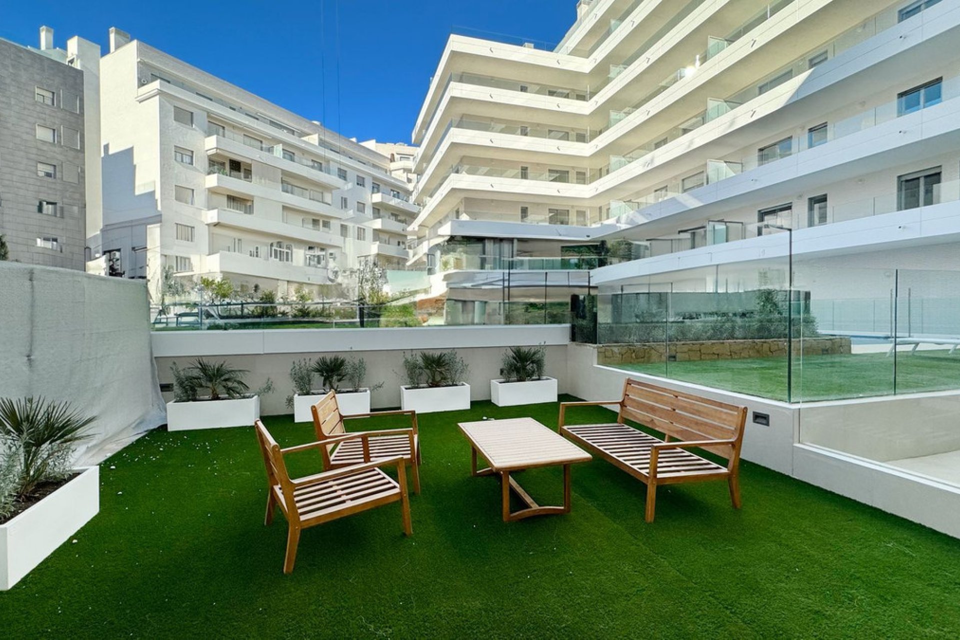 Resale - Apartment - Middle Floor Apartment - Marbella - Nueva Andalucia