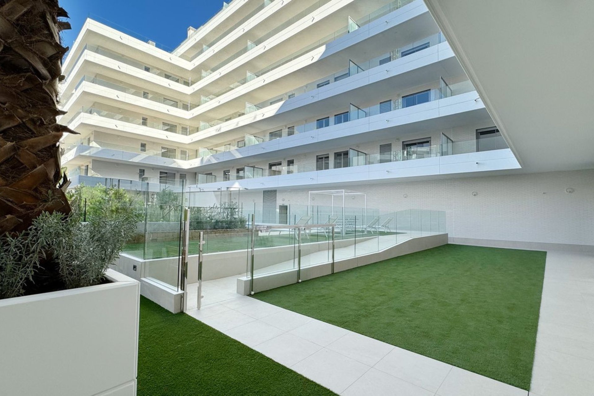 Resale - Apartment - Middle Floor Apartment - Marbella - Nueva Andalucia