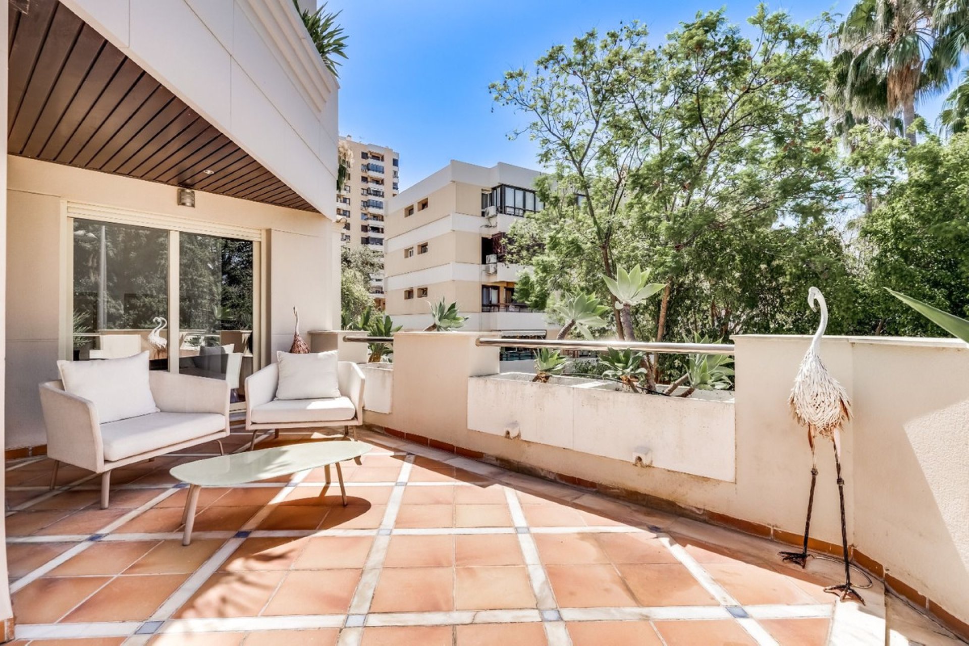 Resale - Apartment - Middle Floor Apartment - Marbella - Nueva Andalucia