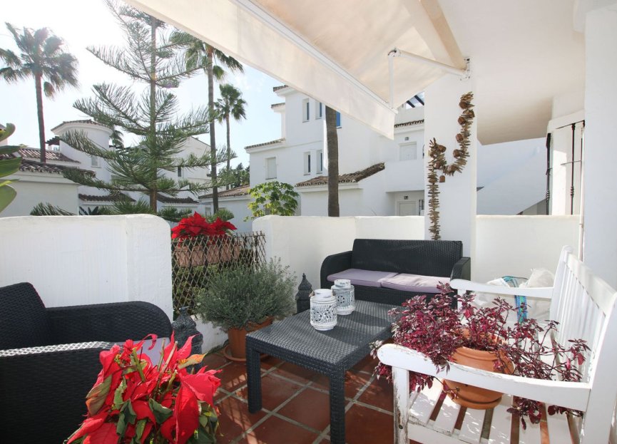 Resale - Apartment - Middle Floor Apartment - Marbella - Nueva Andalucia