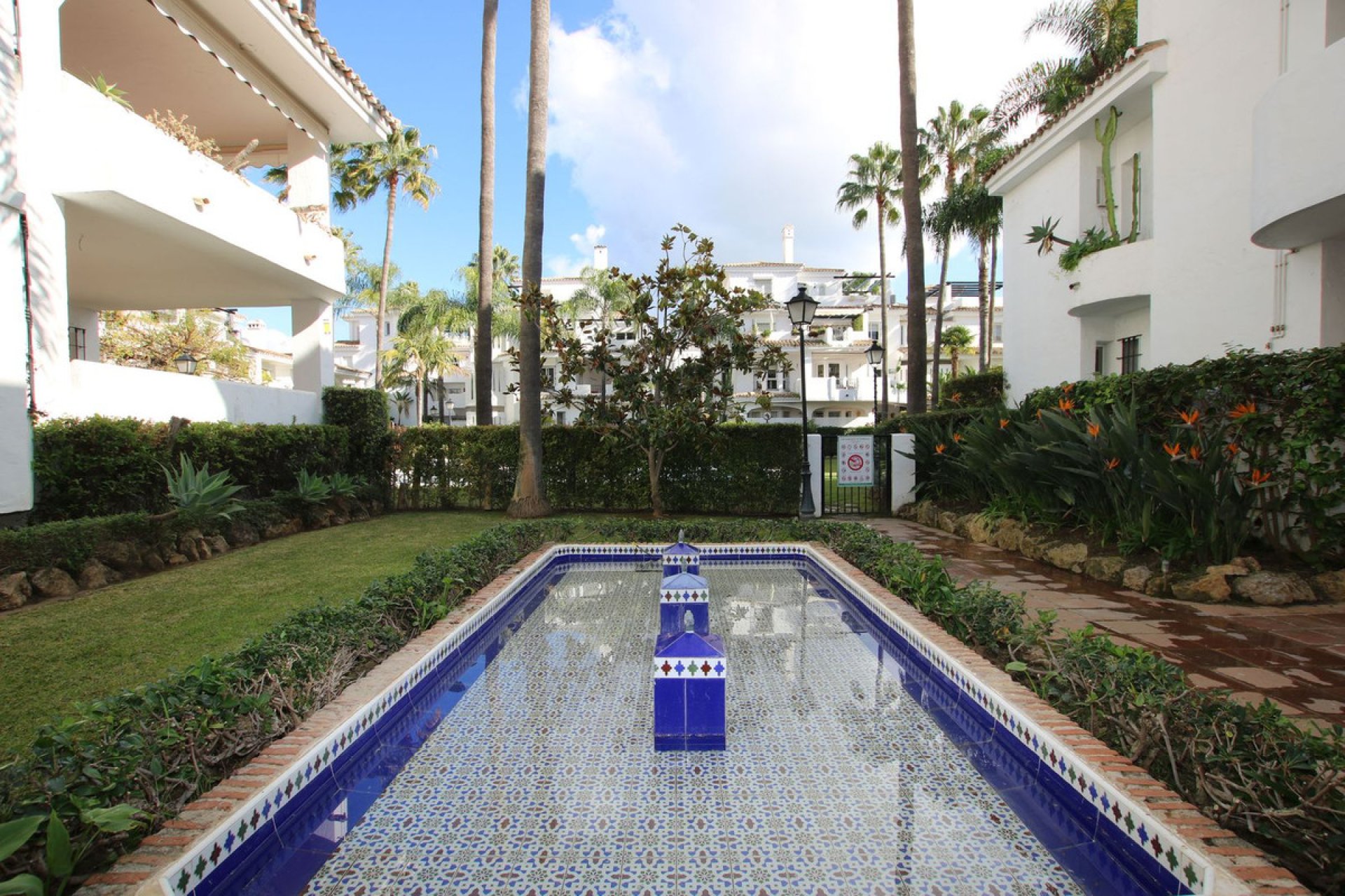 Resale - Apartment - Middle Floor Apartment - Marbella - Nueva Andalucia