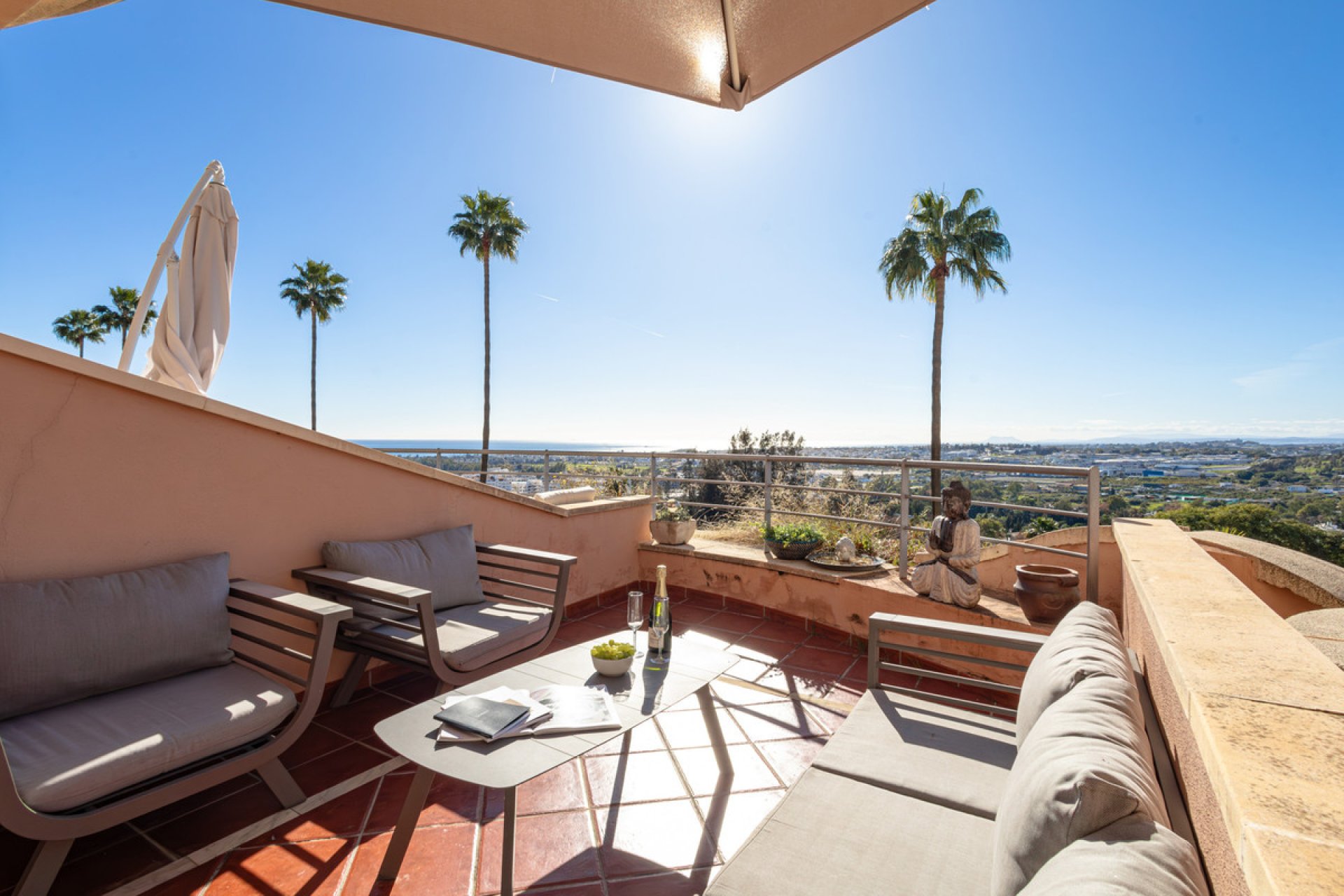 Resale - Apartment - Middle Floor Apartment - Marbella - Nueva Andalucia