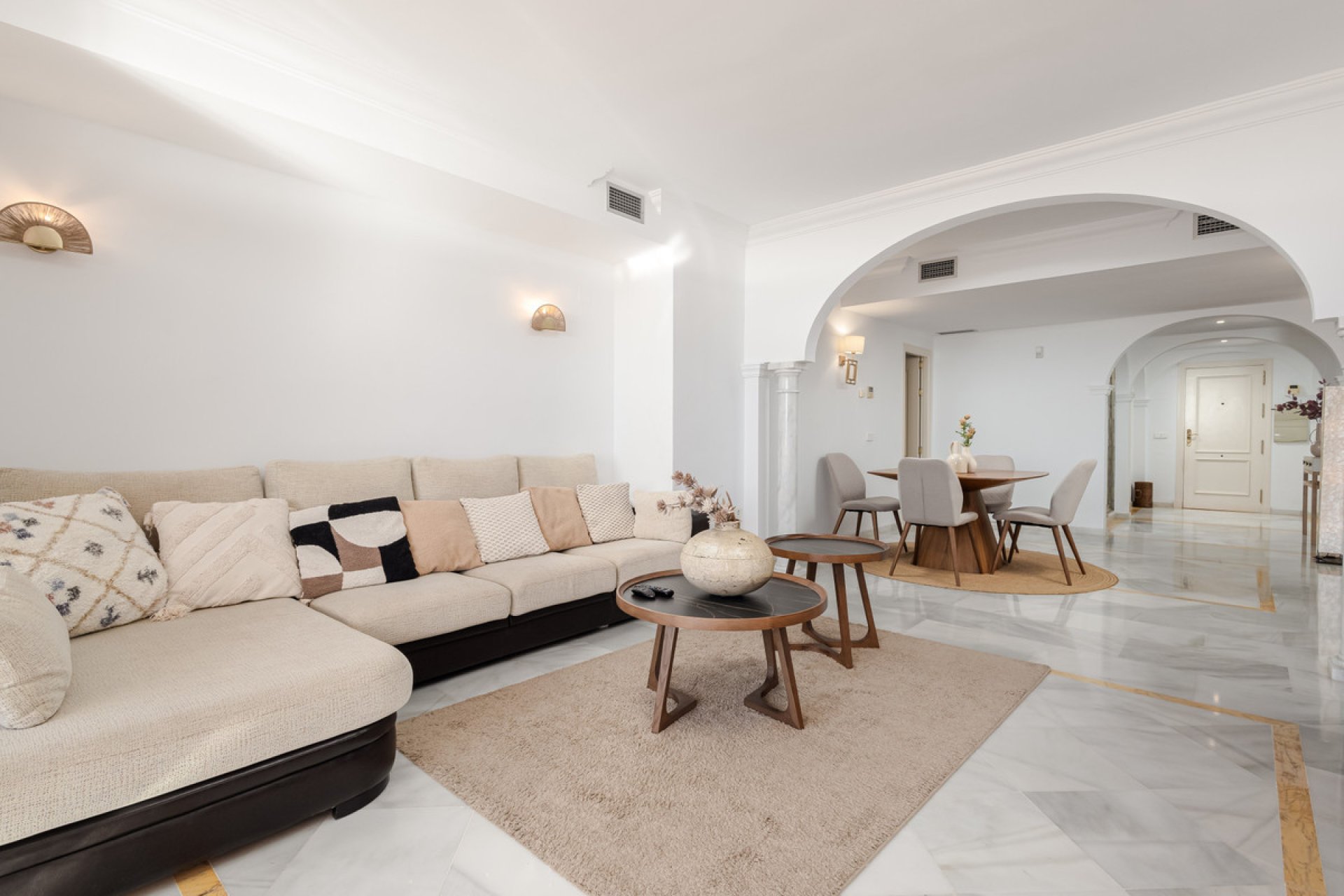 Resale - Apartment - Middle Floor Apartment - Marbella - Nueva Andalucia