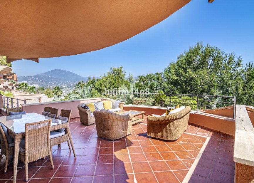 Resale - Apartment - Middle Floor Apartment - Marbella - Nueva Andalucia