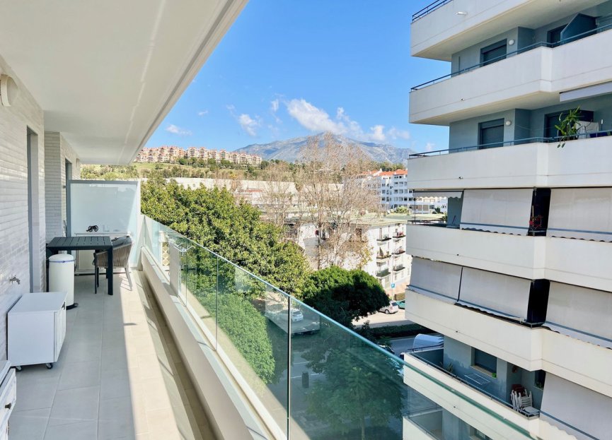 Resale - Apartment - Middle Floor Apartment - Marbella - Nueva Andalucia