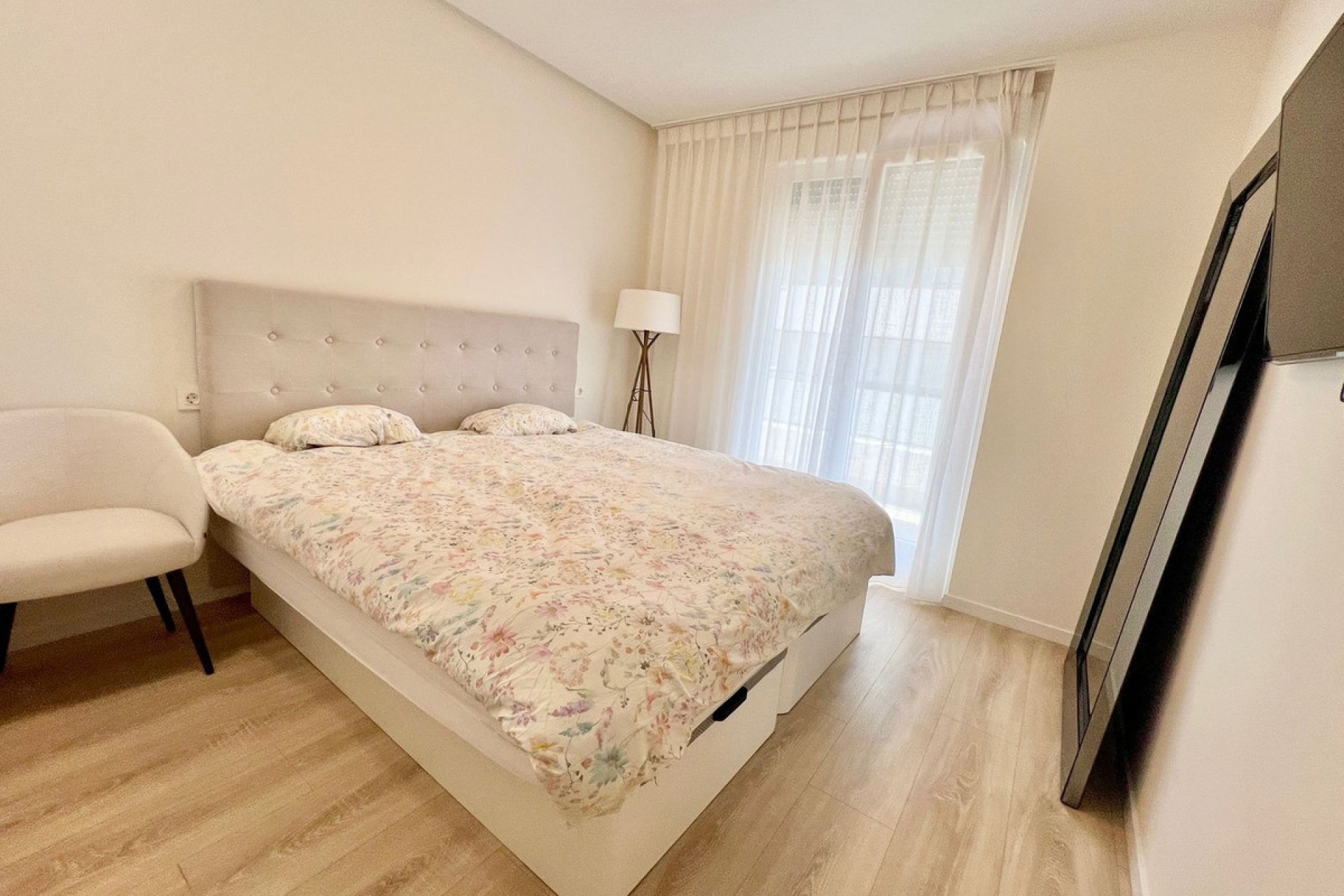 Resale - Apartment - Middle Floor Apartment - Marbella - Nueva Andalucia