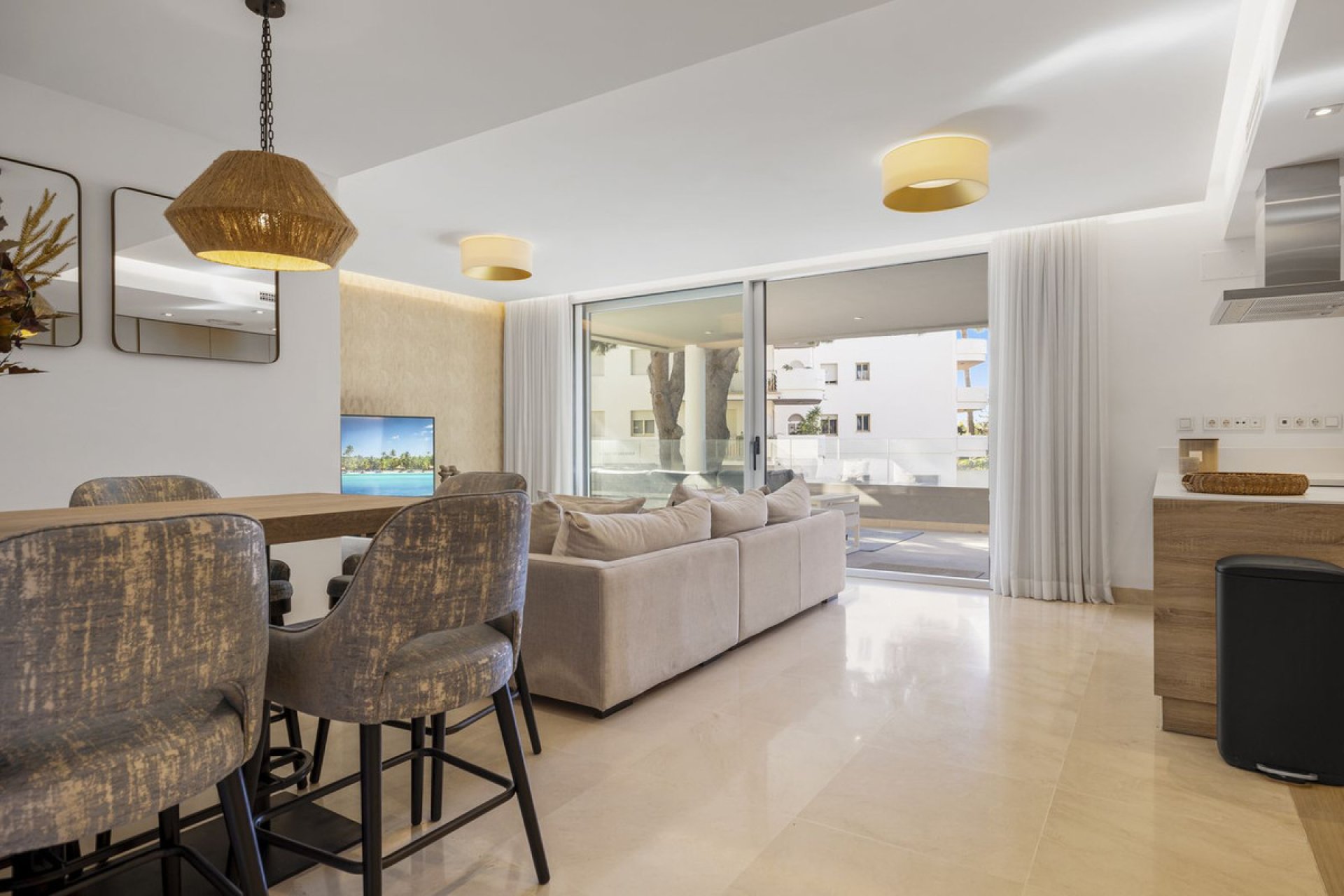 Resale - Apartment - Middle Floor Apartment - Marbella - Nueva Andalucia